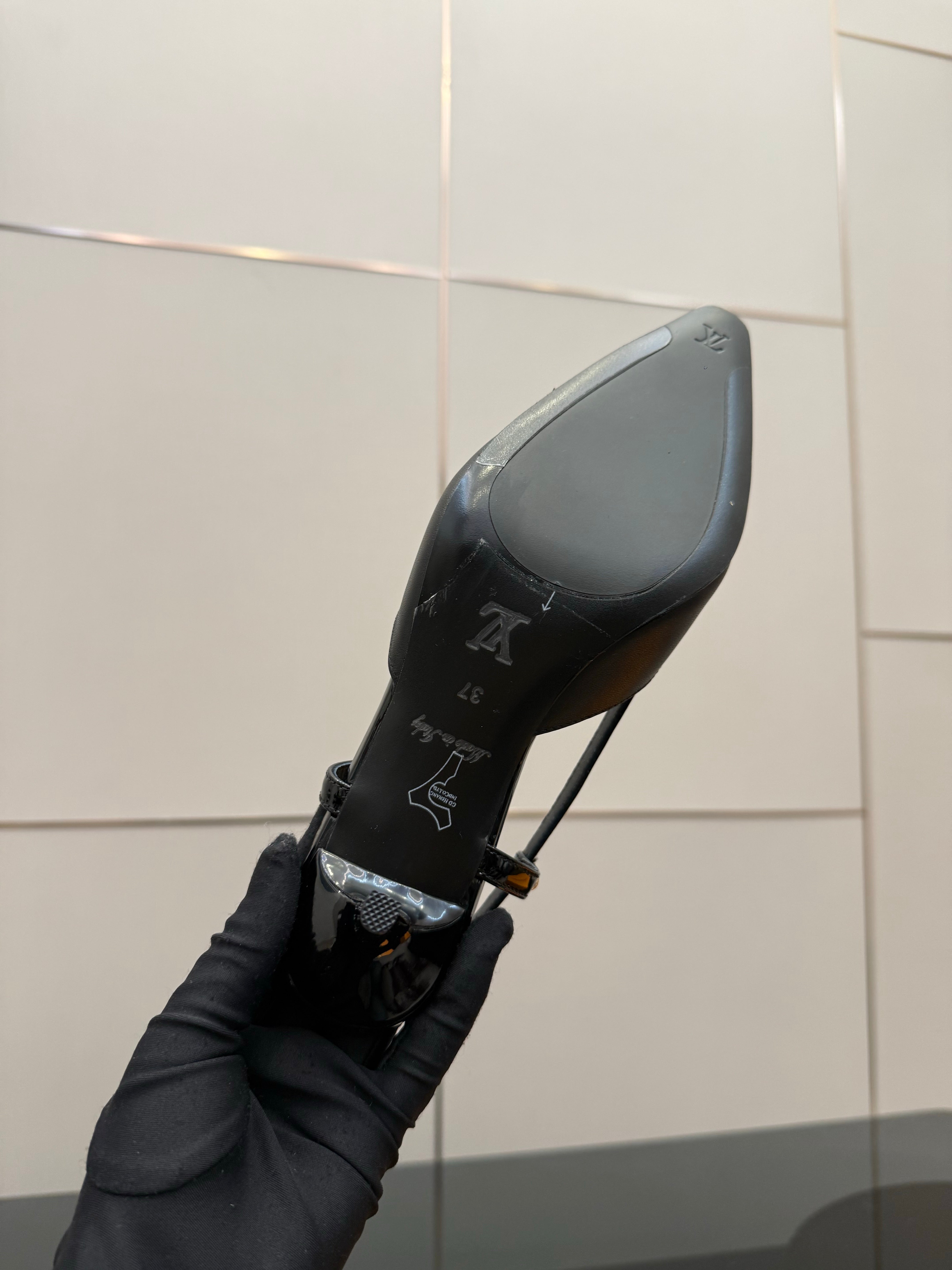 LV 26ss Slingback 55 Black Patent Leather 629637