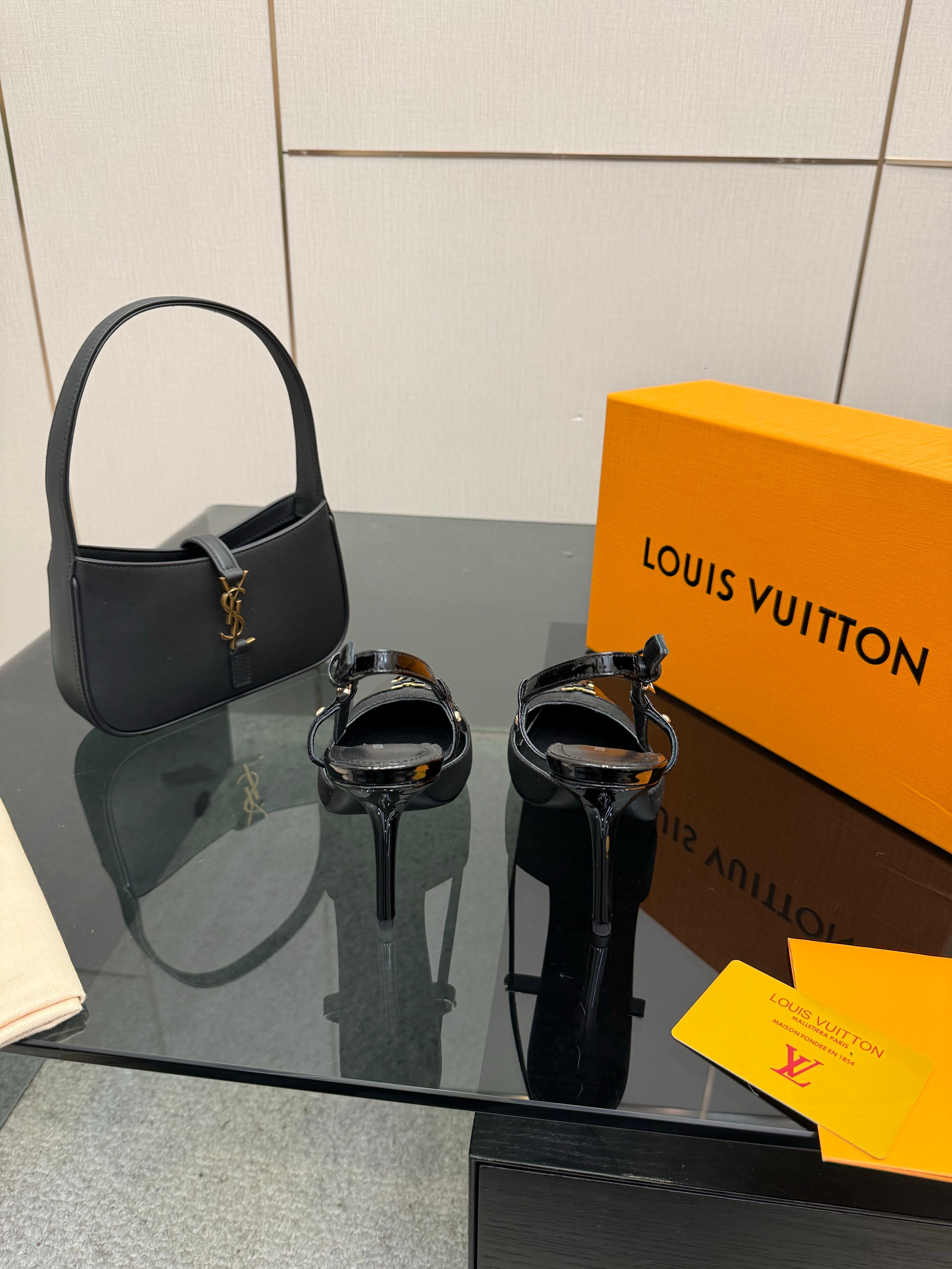 LV 26ss Slingback 90 Black Patent Leather Suede 629642