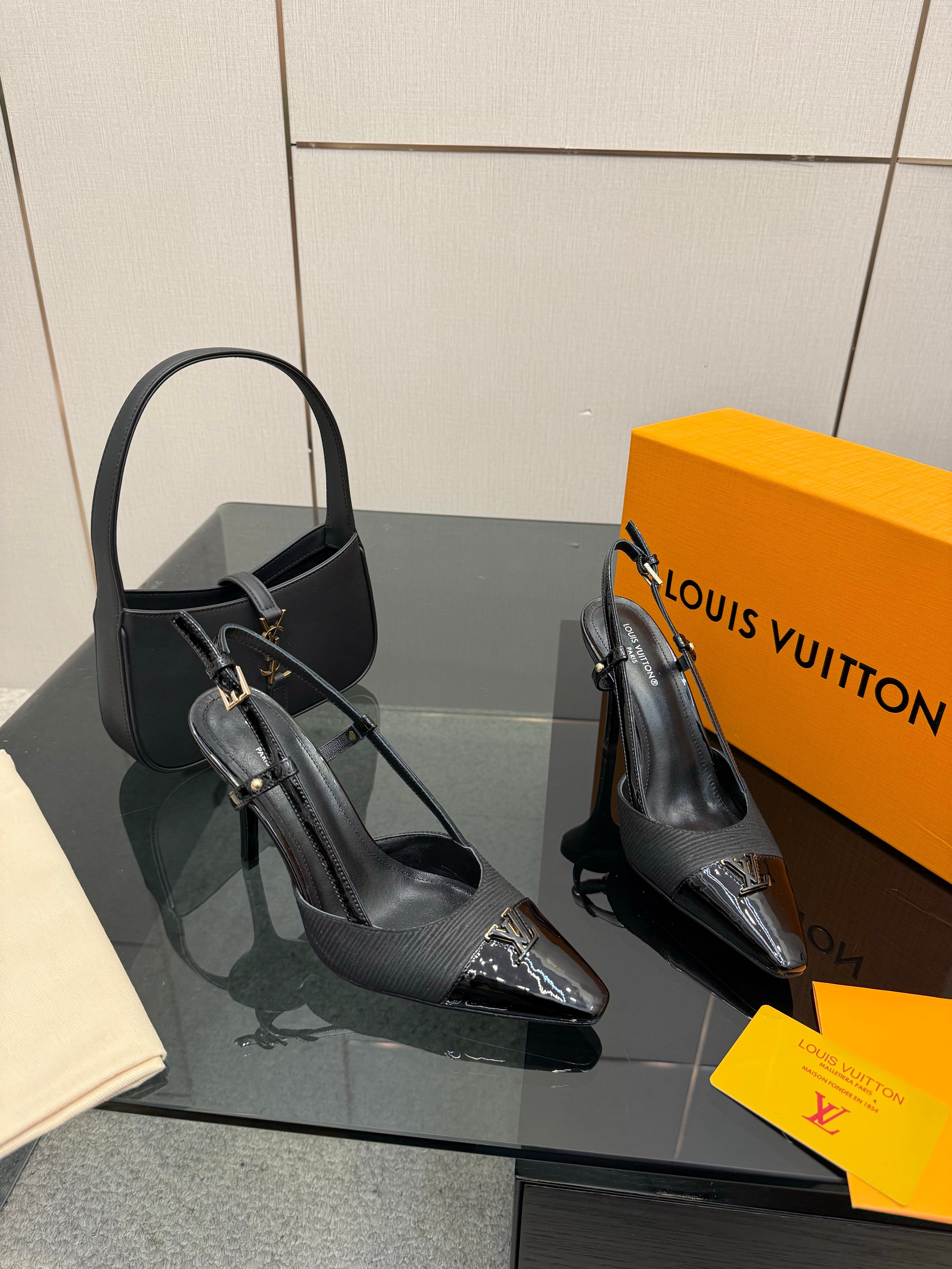 LV 26ss Slingback 90 Black Patent Leather Suede 629642
