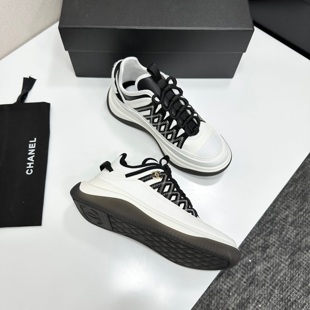 CC 26s Casual Sneakers White Black Fabric Cowhide 626370