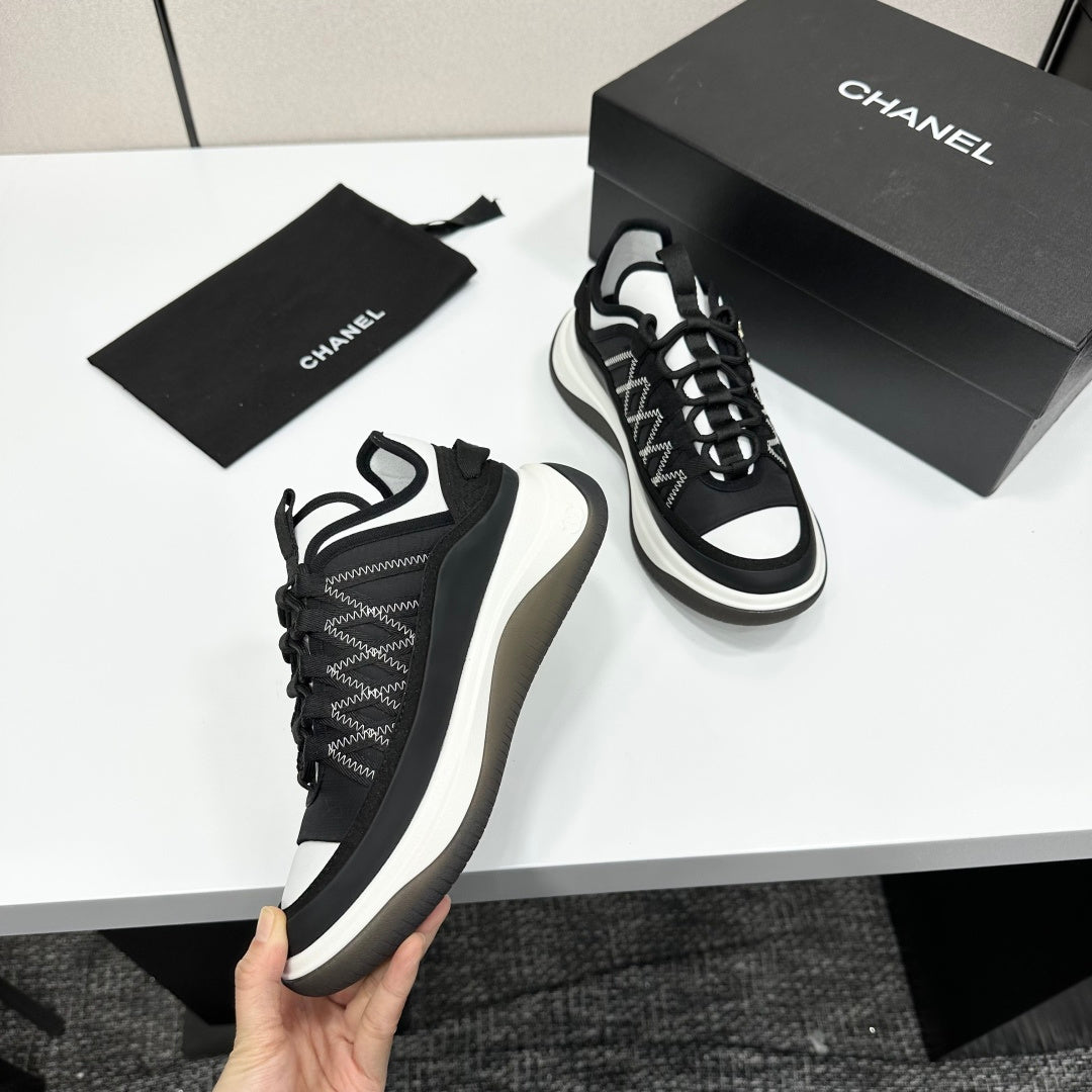 CC 26s Casual Sneakers Black Fabric Cowhide 626371