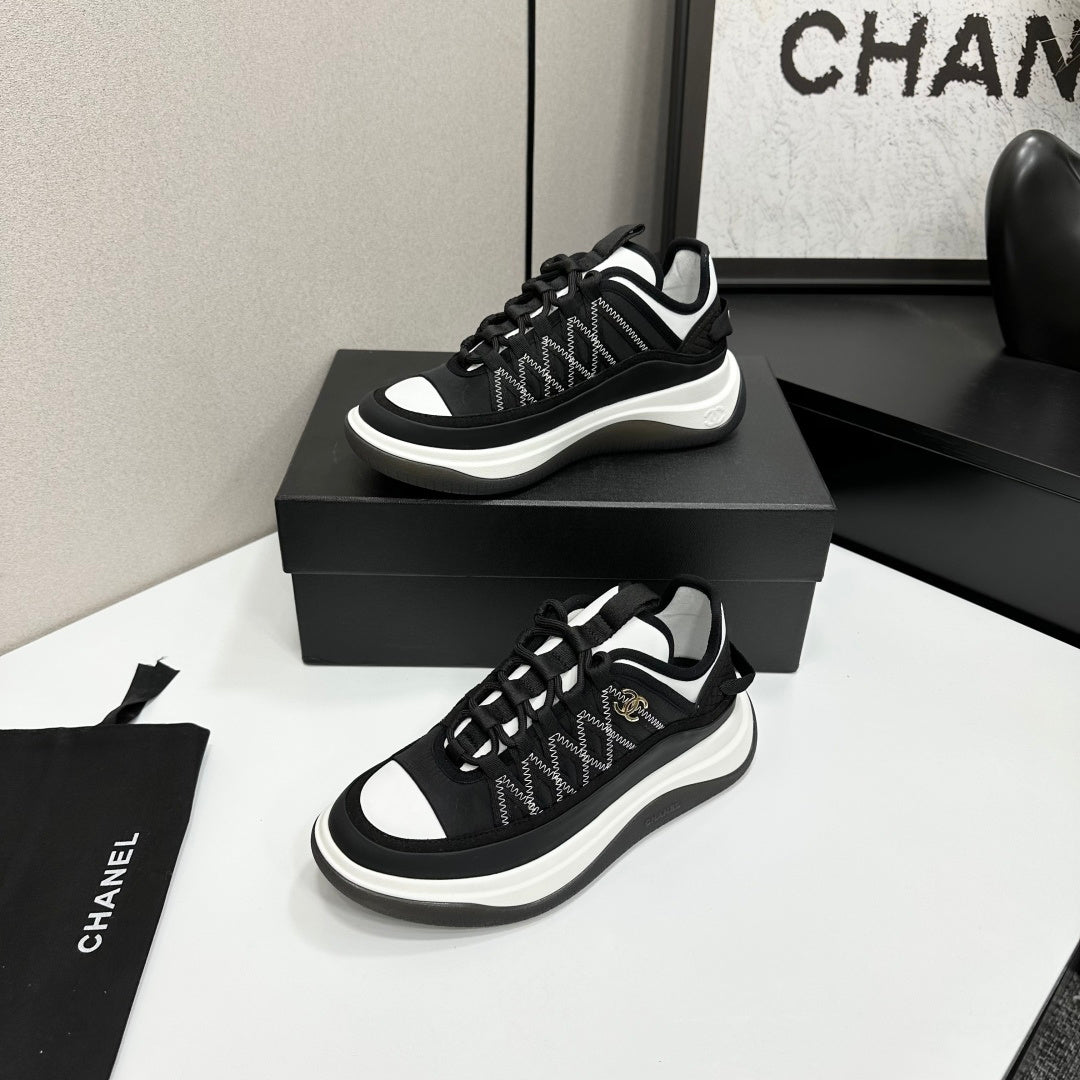 CC 26s Casual Sneakers Black Fabric Cowhide 626371