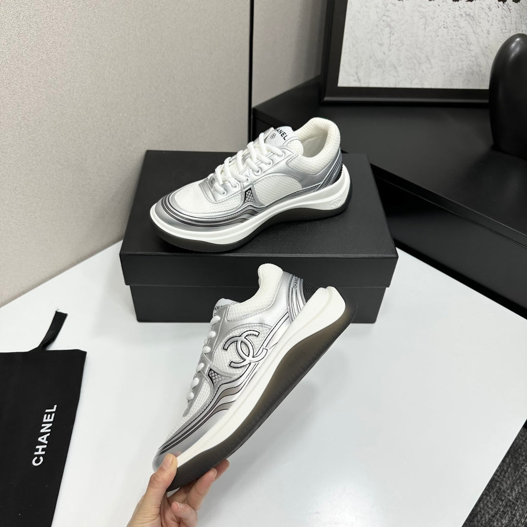 CC 26s Casual Sneakers White Gray Fabric Cowhide 626380