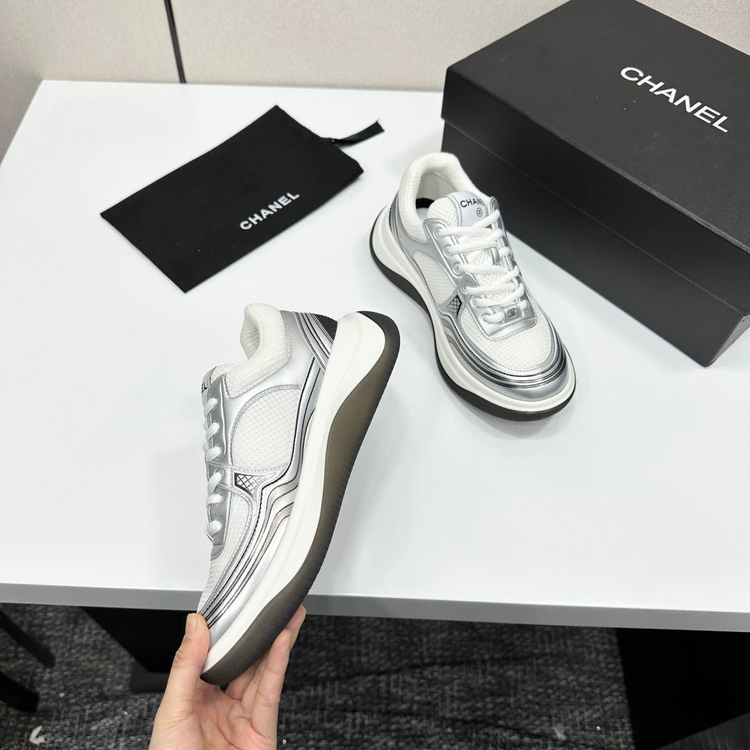 CC 26s Casual Sneakers White Gray Fabric Cowhide 626380