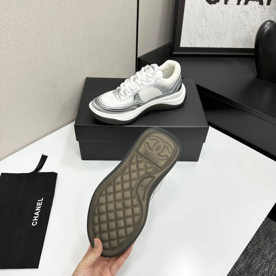 CC 26s Casual Sneakers White Gray Fabric Cowhide 626380