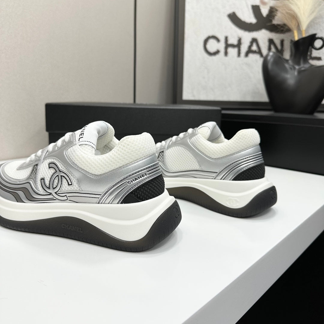 CC 26s Casual Sneakers White Gray Fabric Cowhide 626380