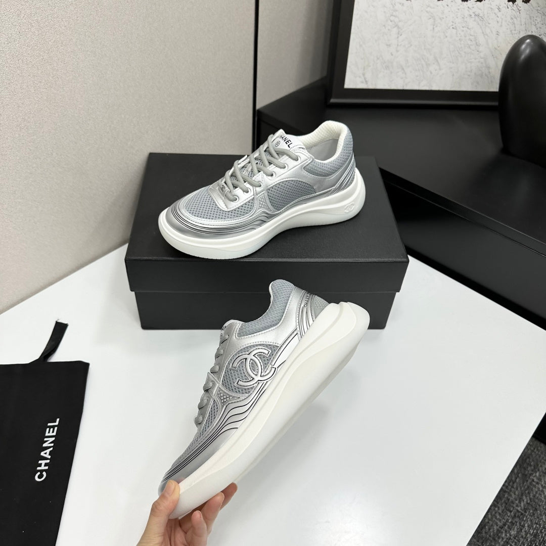 CC 26s Casual Sneakers White Sliver Fabric Cowhide 626384