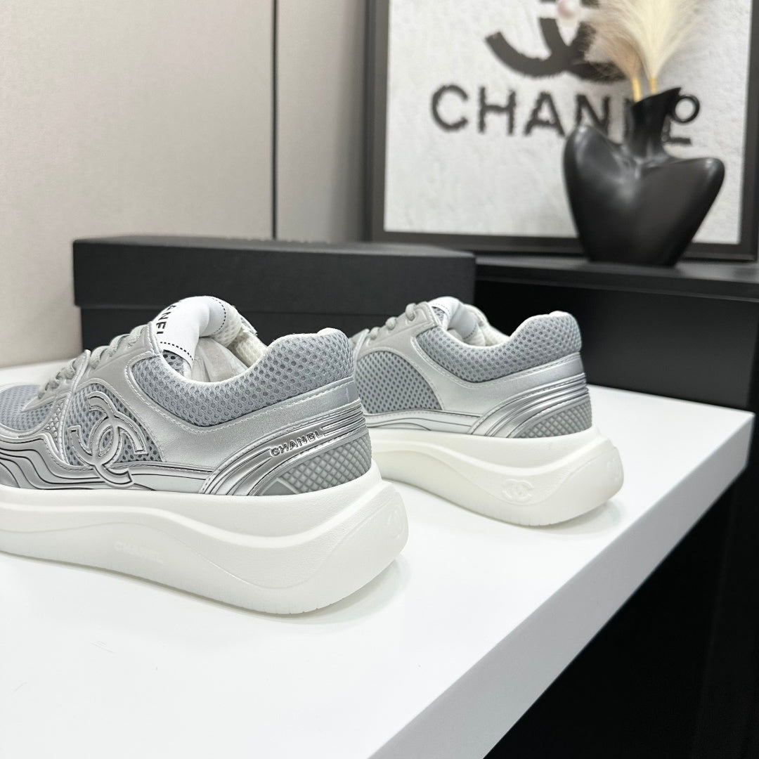 CC 26s Casual Sneakers White Sliver Fabric Cowhide 626384