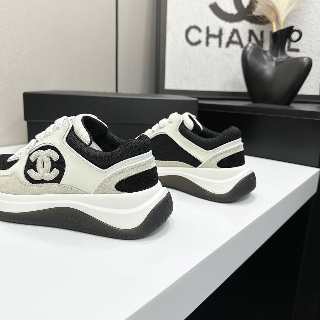 CC 26s Casual Sneakers Light Beige Black Fabric Suede 626470