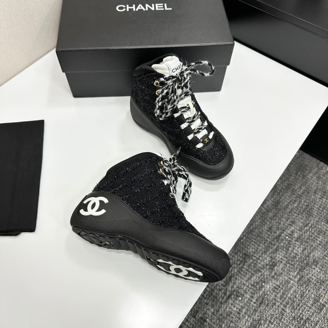 CC 26s Casual Sneakers Black Fabric Sheepskin 626368