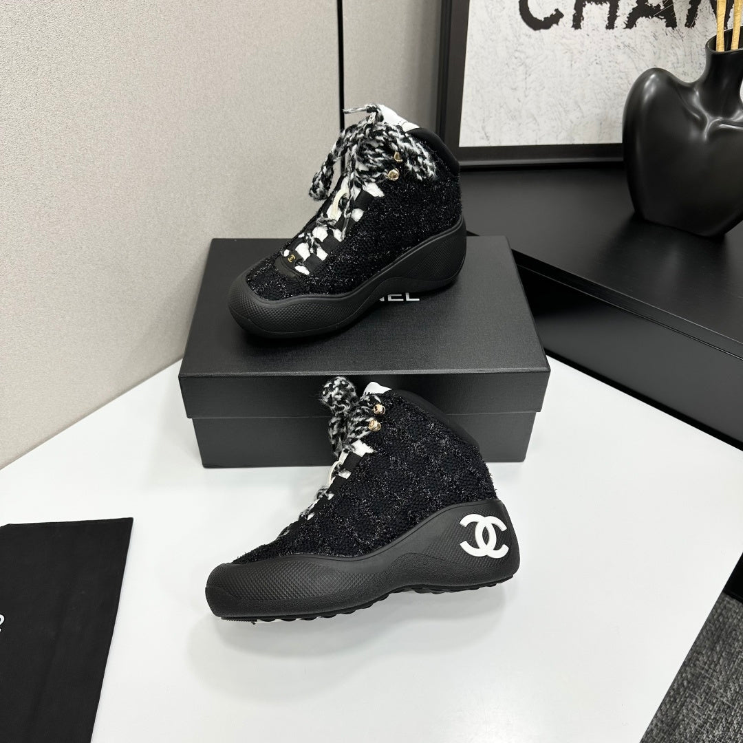 CC 26s Casual Sneakers Black Fabric Sheepskin 626368