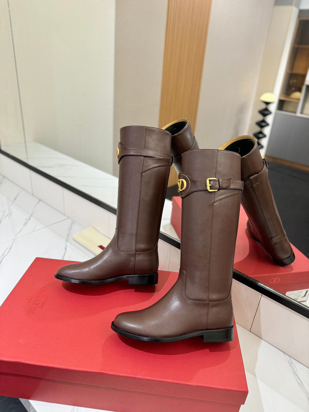 Valentino 25 Garavani Vlogo Signature Round Toe Brown Chocolate Calfskin Boots 505542