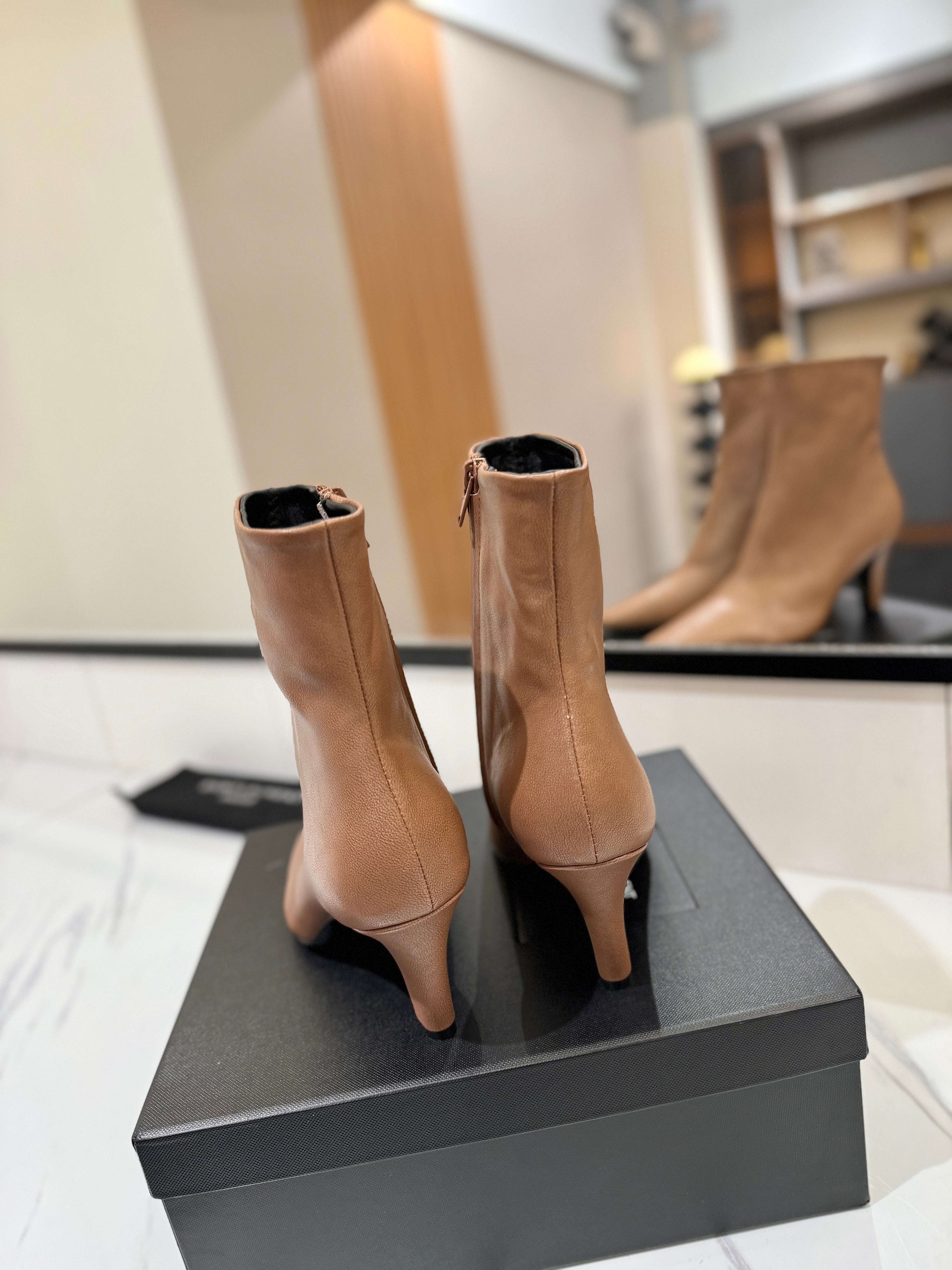 YSL 25  High-heeled Boot Light Brown Cowhide 520774