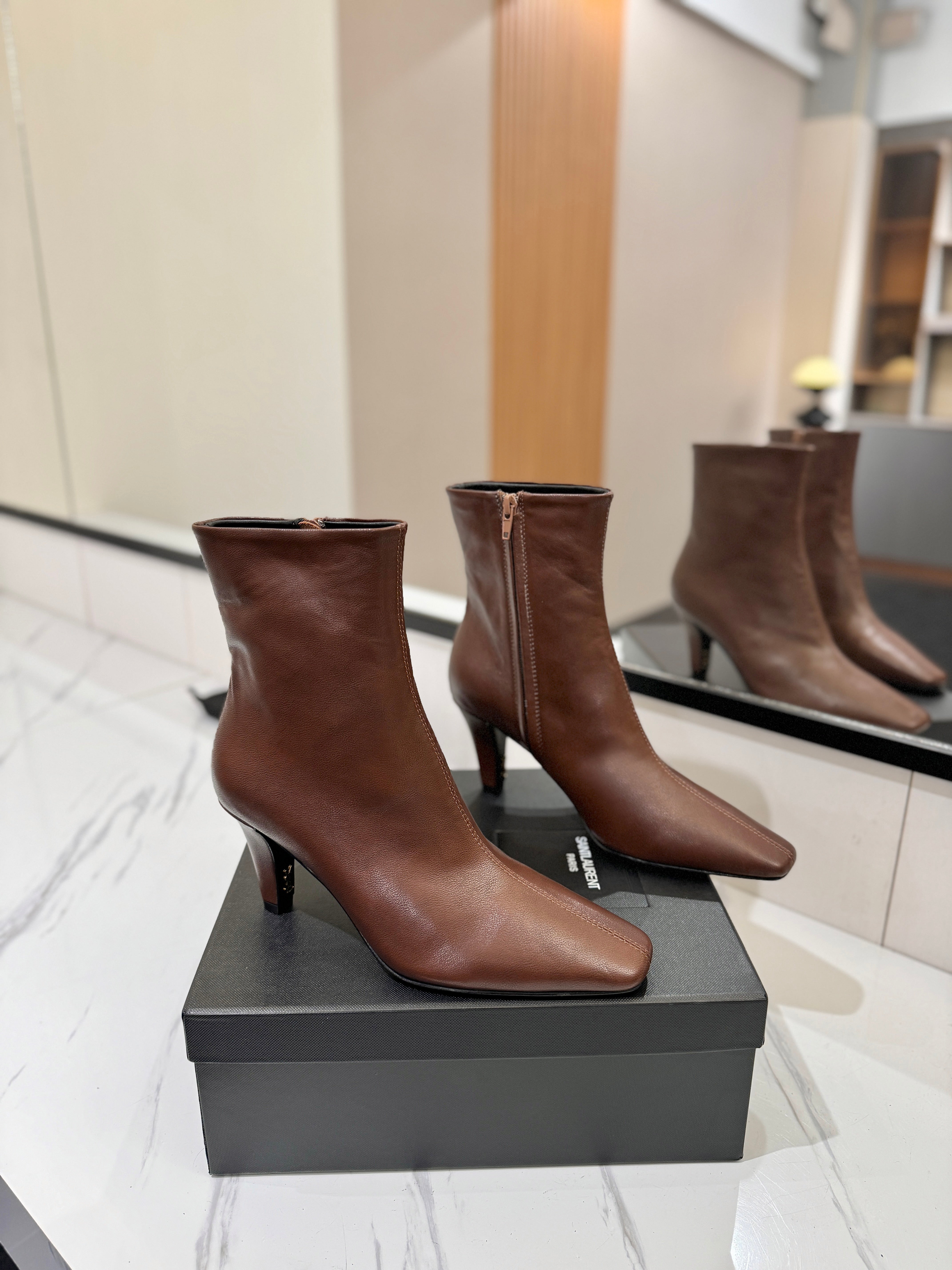 YSL 25  High-heeled Boot Brown Cowhide 520776