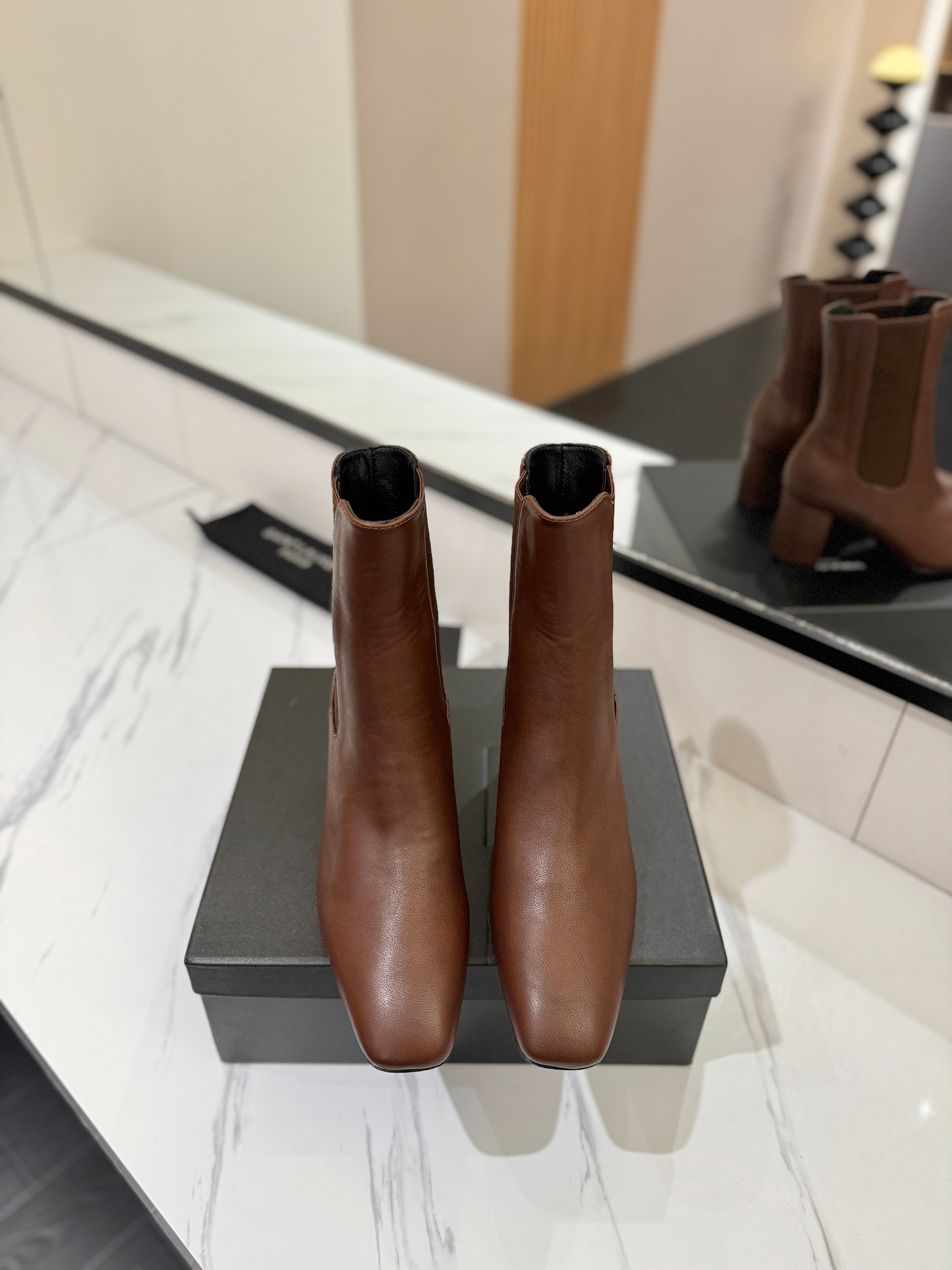 YSL 25 Chelsea Mid-heeled Boot Brown Calfskin 520777