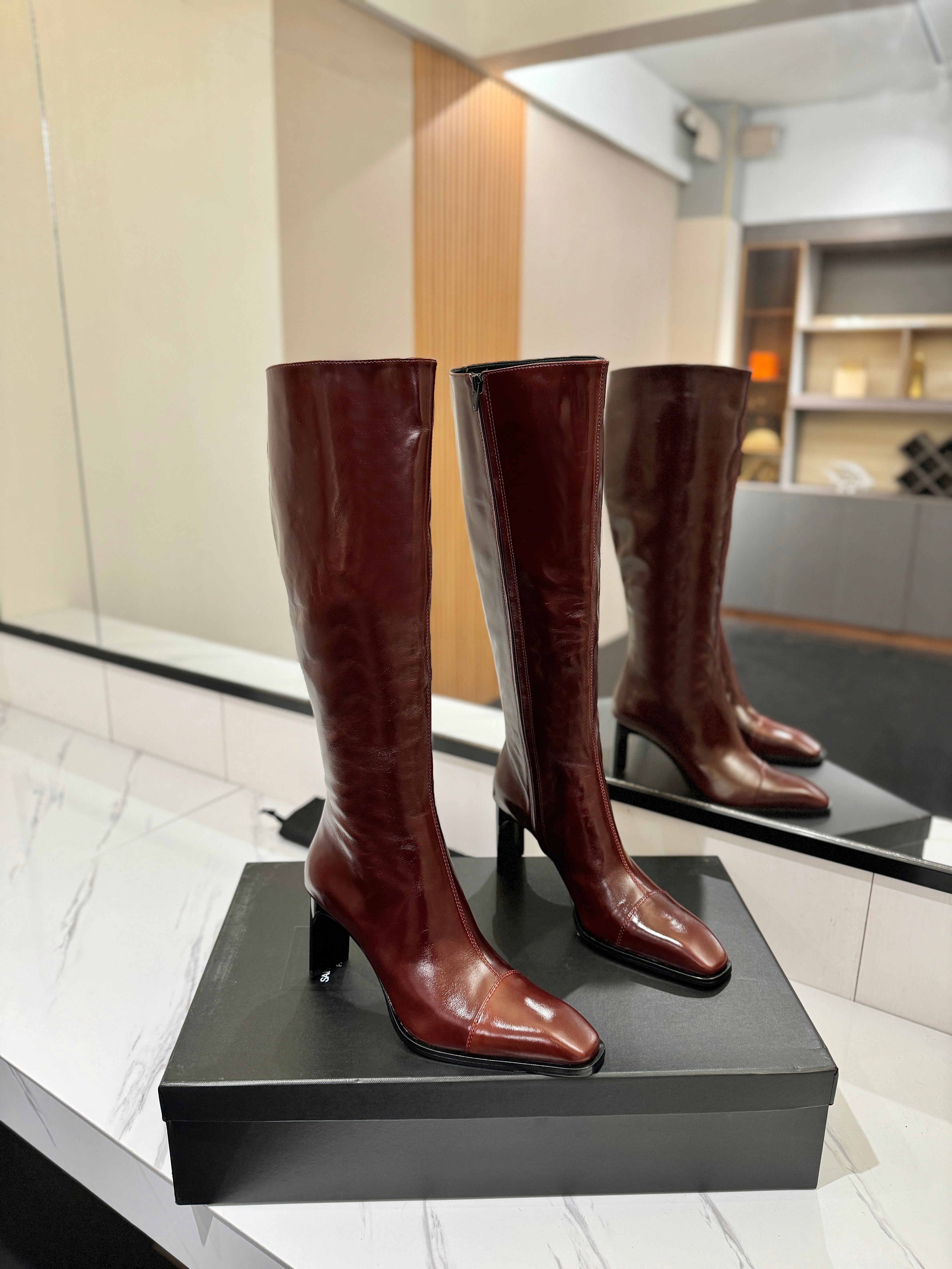 YSL 25 Zipper Sleeve Boot Burgundy Cowhide 520790