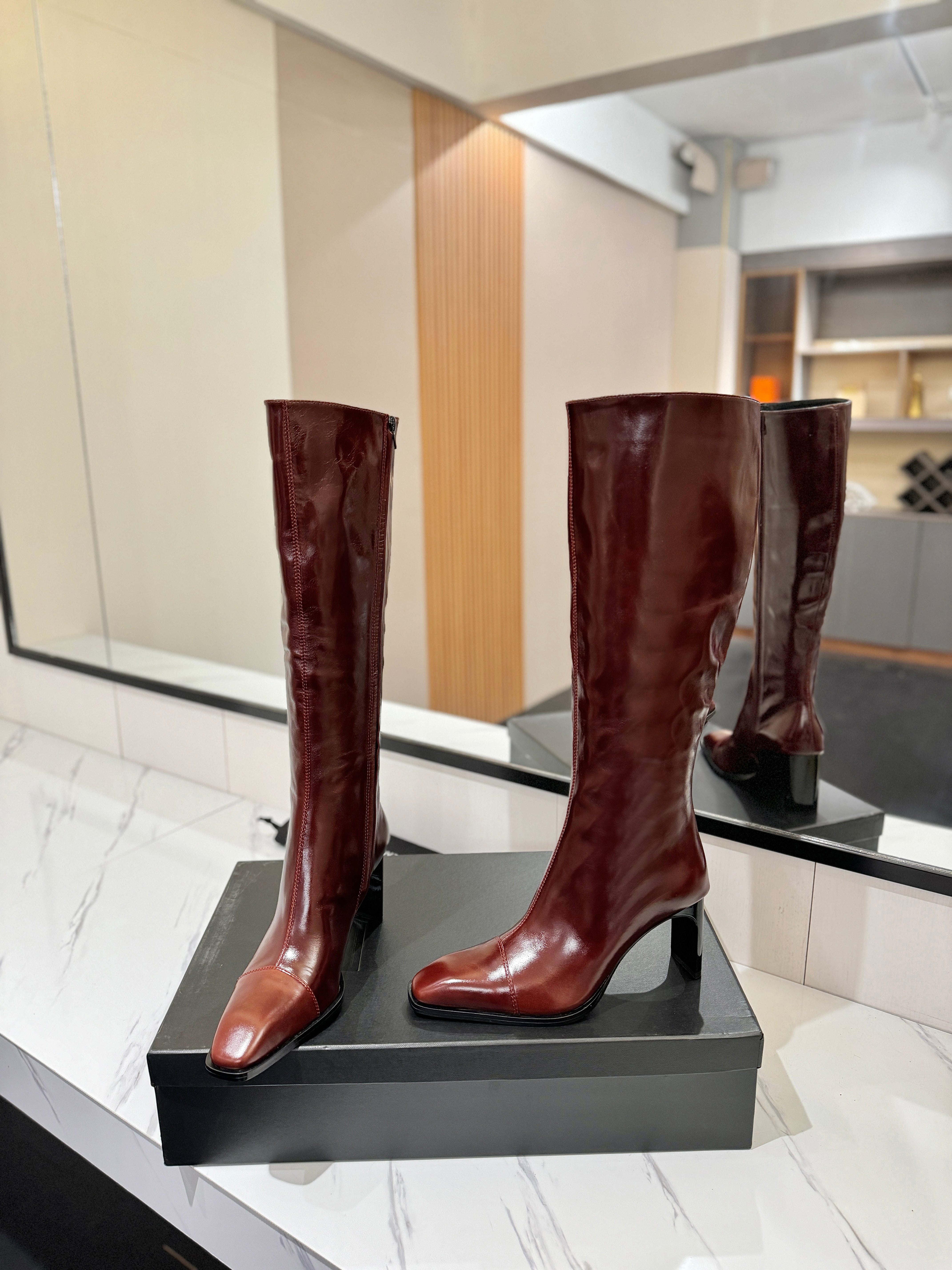 YSL 25 Zipper Sleeve Boot Burgundy Cowhide 520790