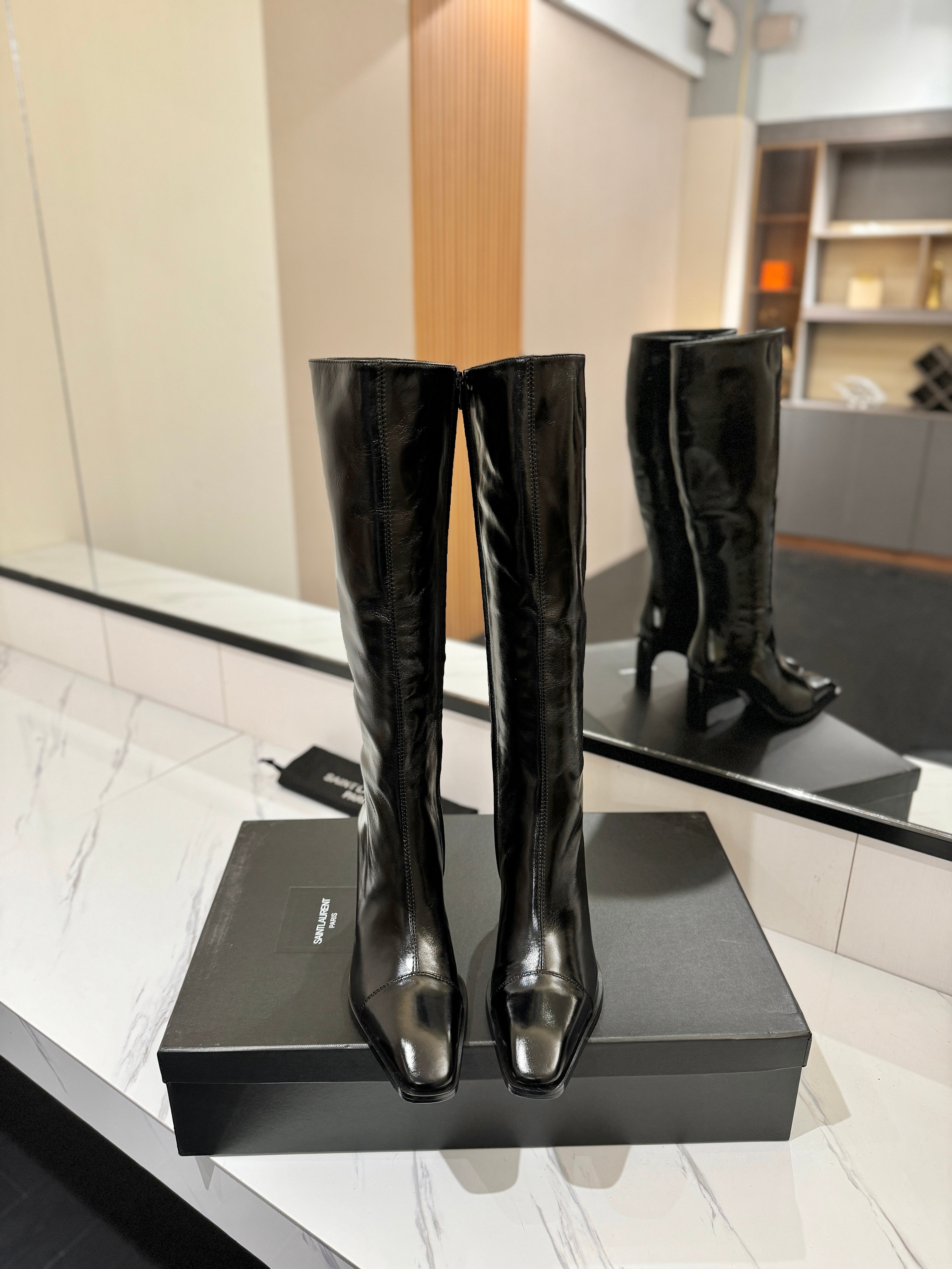 YSL 25 Zipper Sleeve Boot Black Patent Cowhide  520791