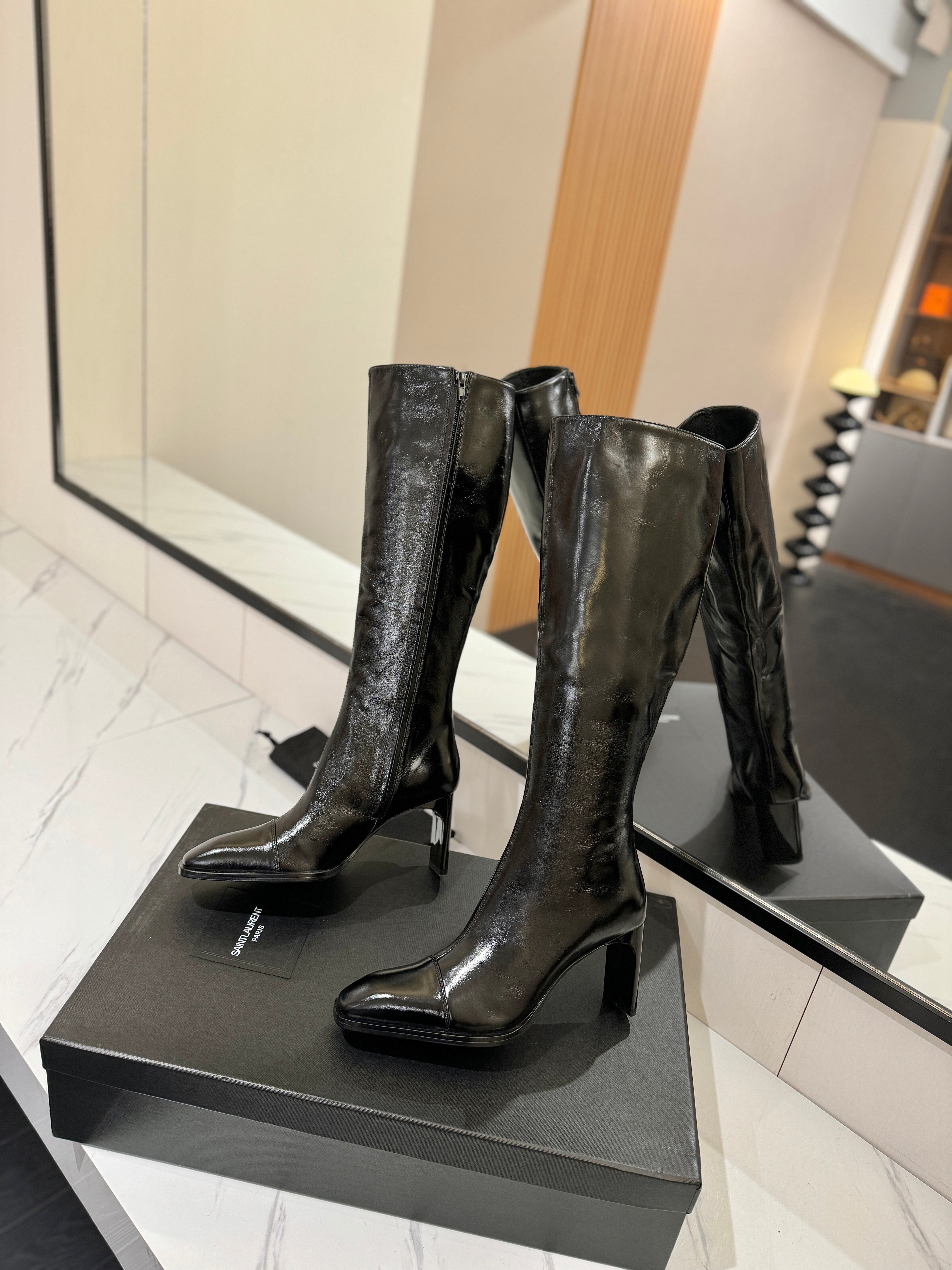 YSL 25 Zipper Sleeve Boot Black Patent Cowhide  520791