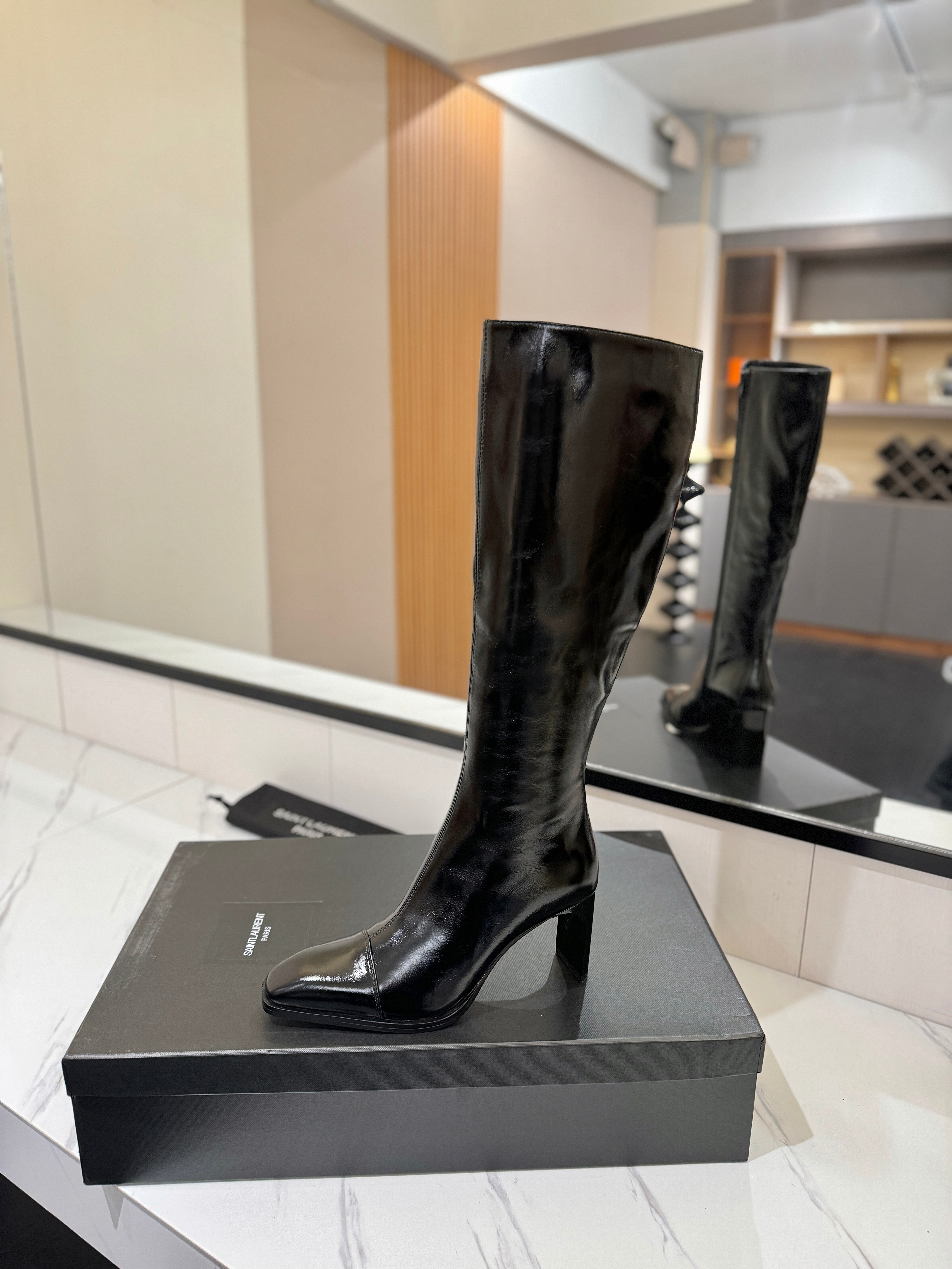 YSL 25 Zipper Sleeve Boot Black Patent Cowhide  520791