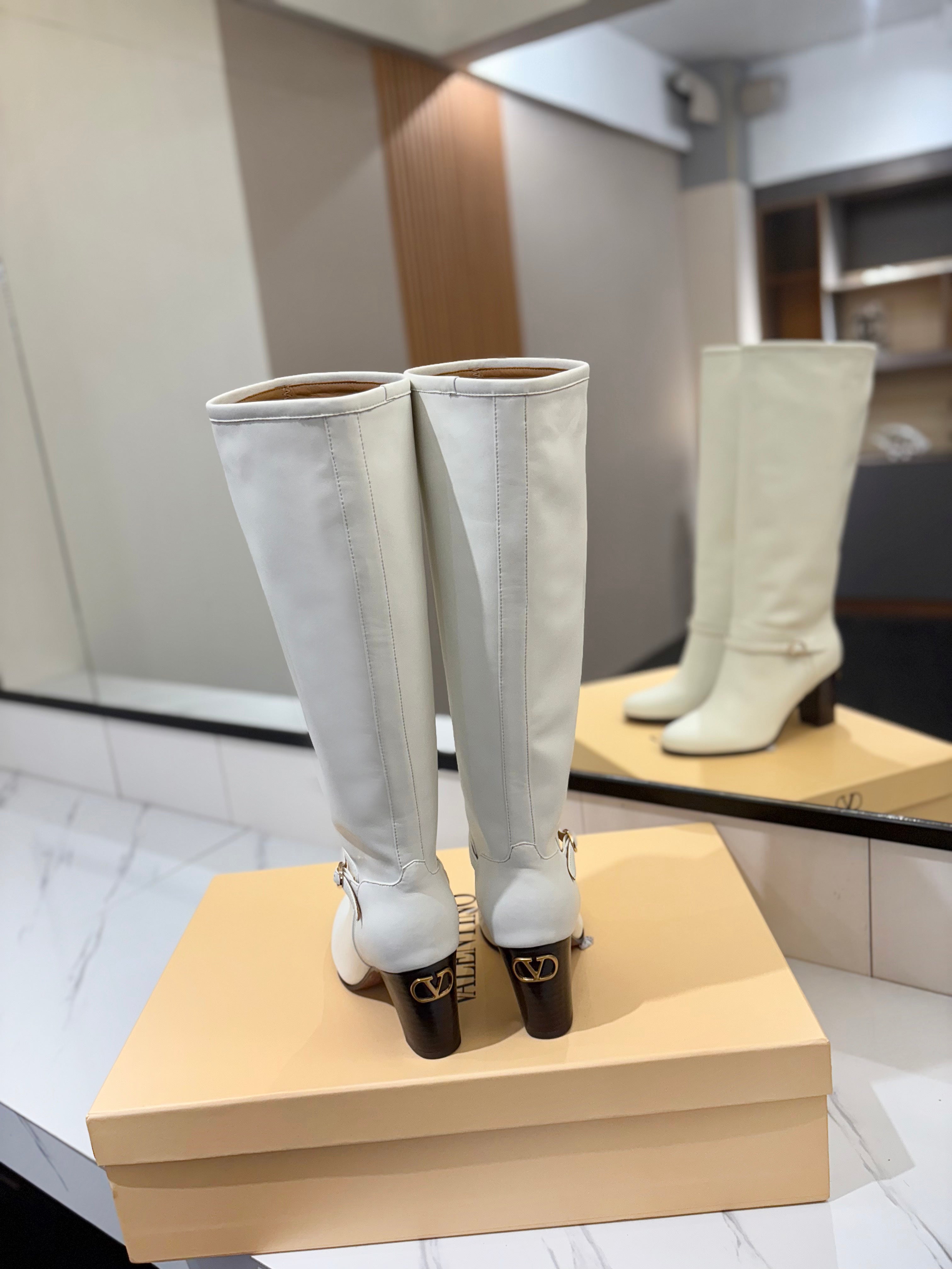 Valentino 2025 Pattie High Boot White Calfskin 560741