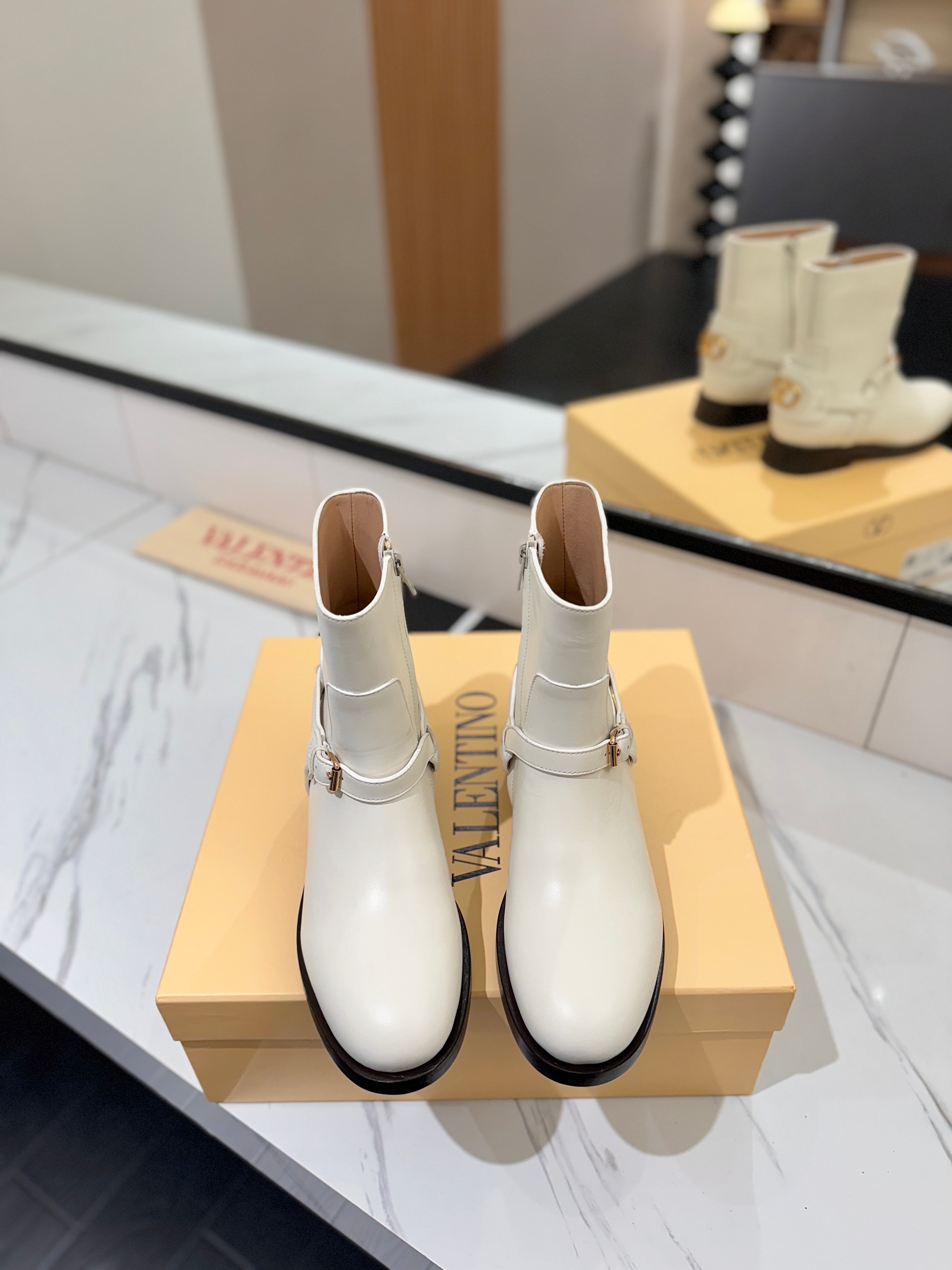 Valentino 2025 Pattie Boot White Calfskin 560746