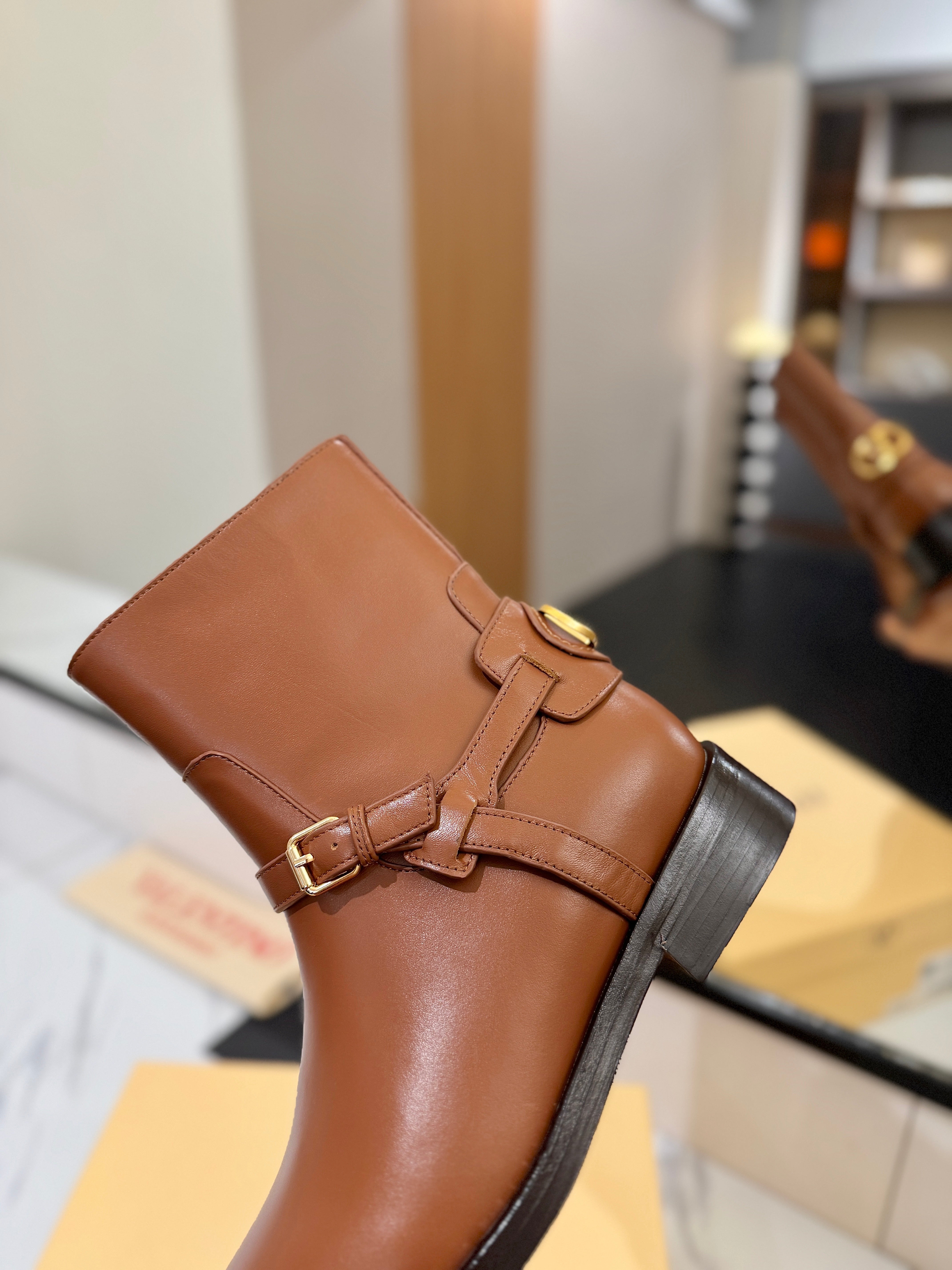 Valentino 2025 Pattie Boot Brown Calfskin 560749