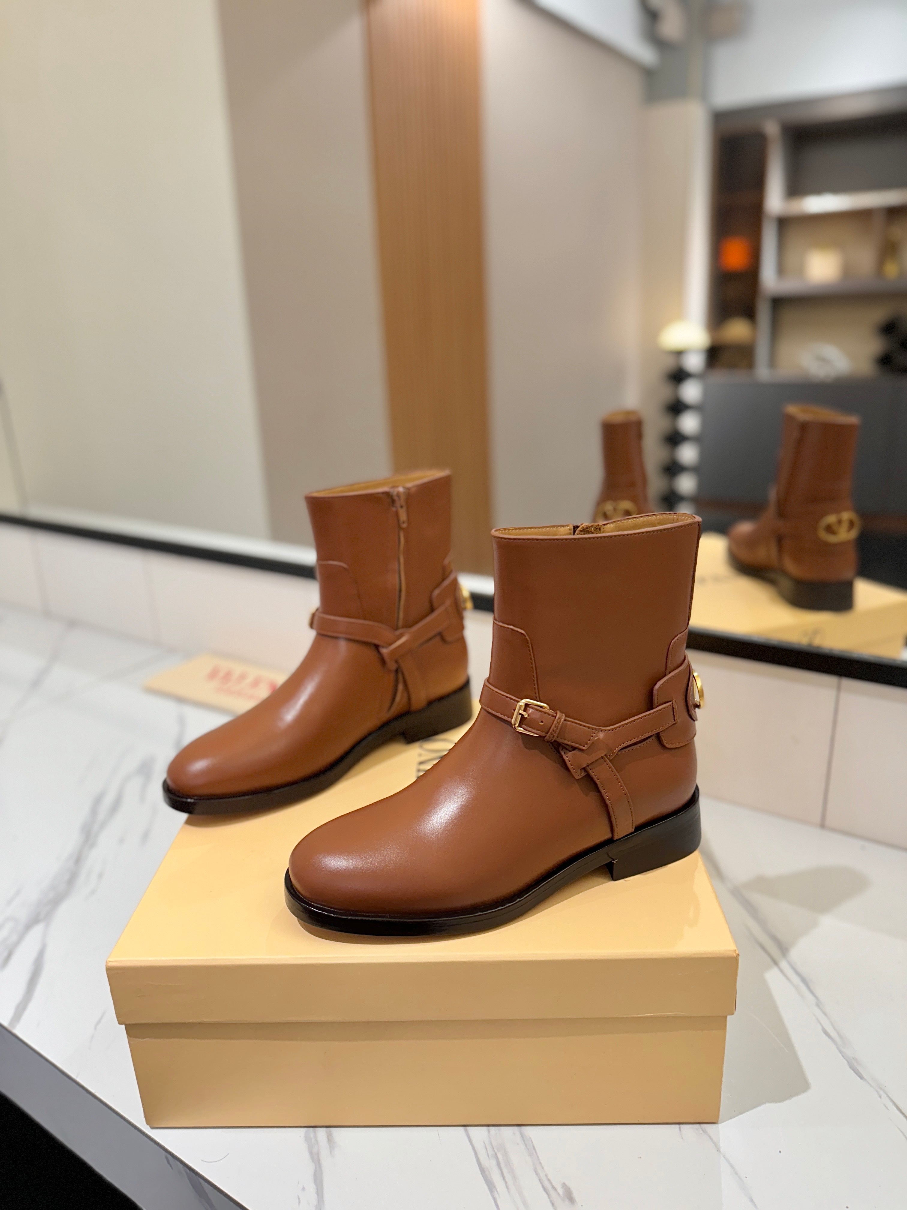 Valentino 2025 Pattie Boot Brown Calfskin 560749