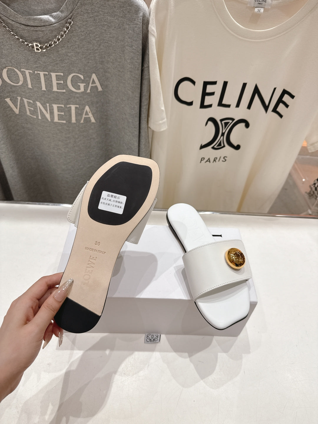 Loewe 25 Pebble Slide Black Calfskin 325329