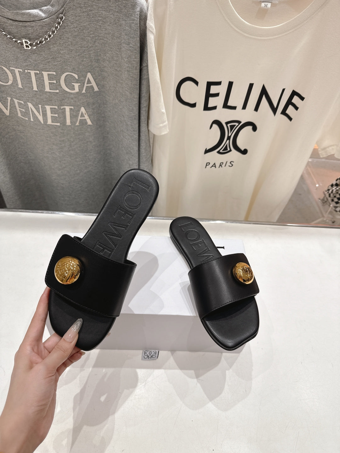 Loewe 25 Pebble Slide Black Calfskin 325329