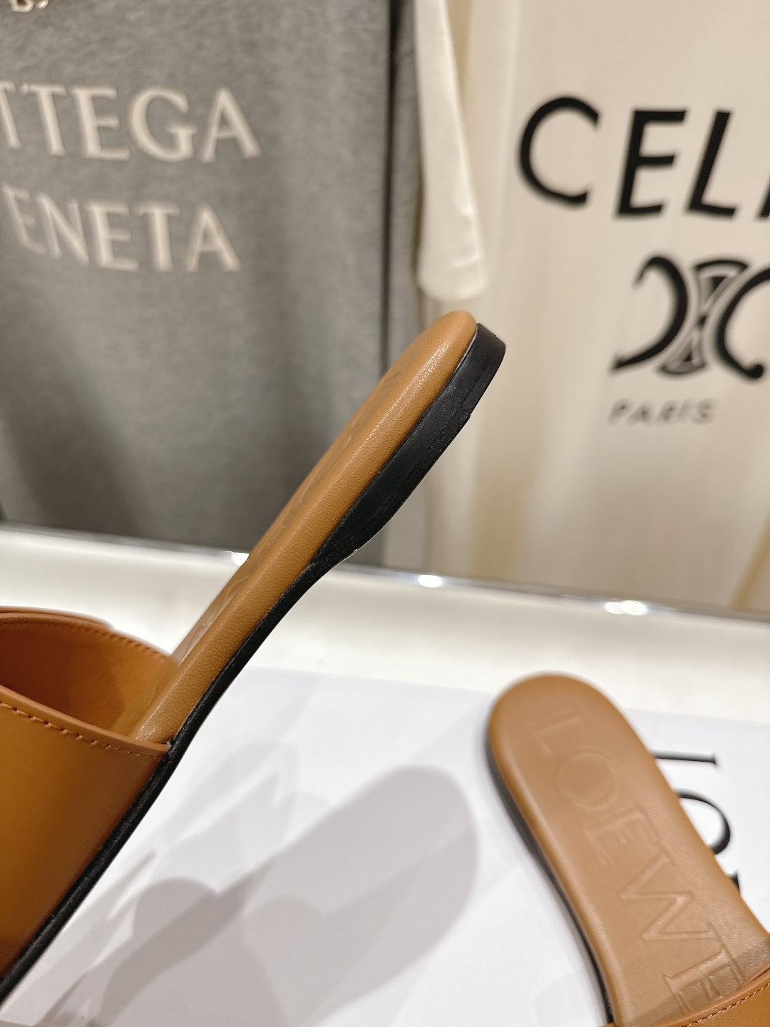 Loewe 25 Pebble Slide Brown Calfskin