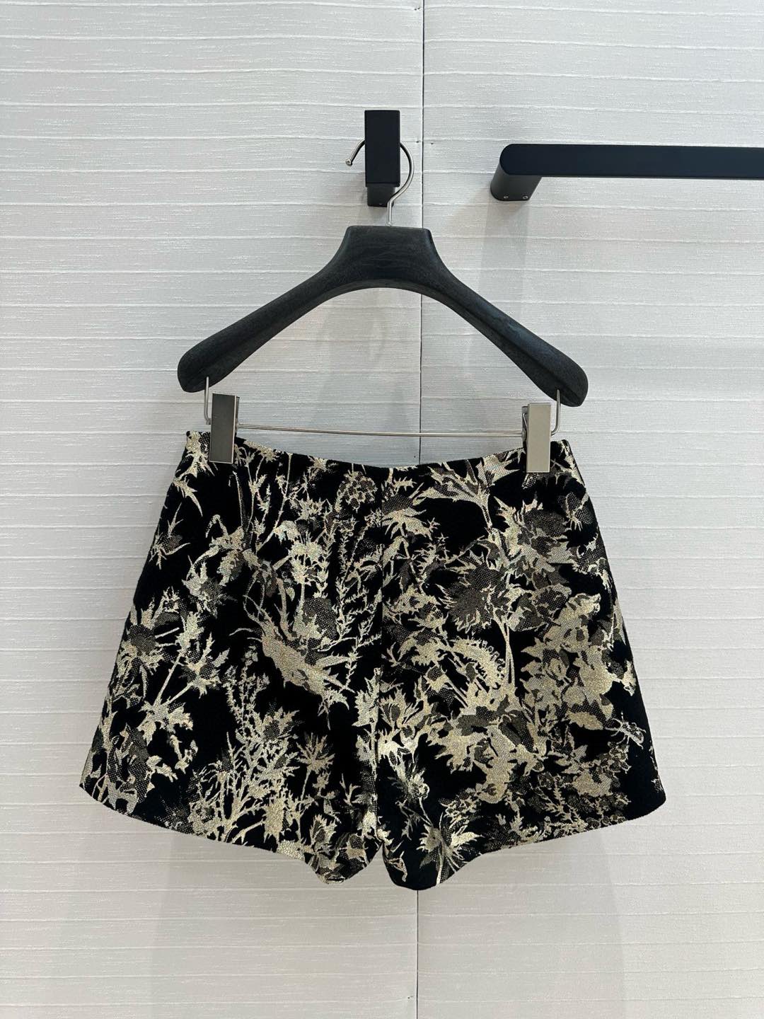 CD 25 Print Short Black Gold Jacquard fabric