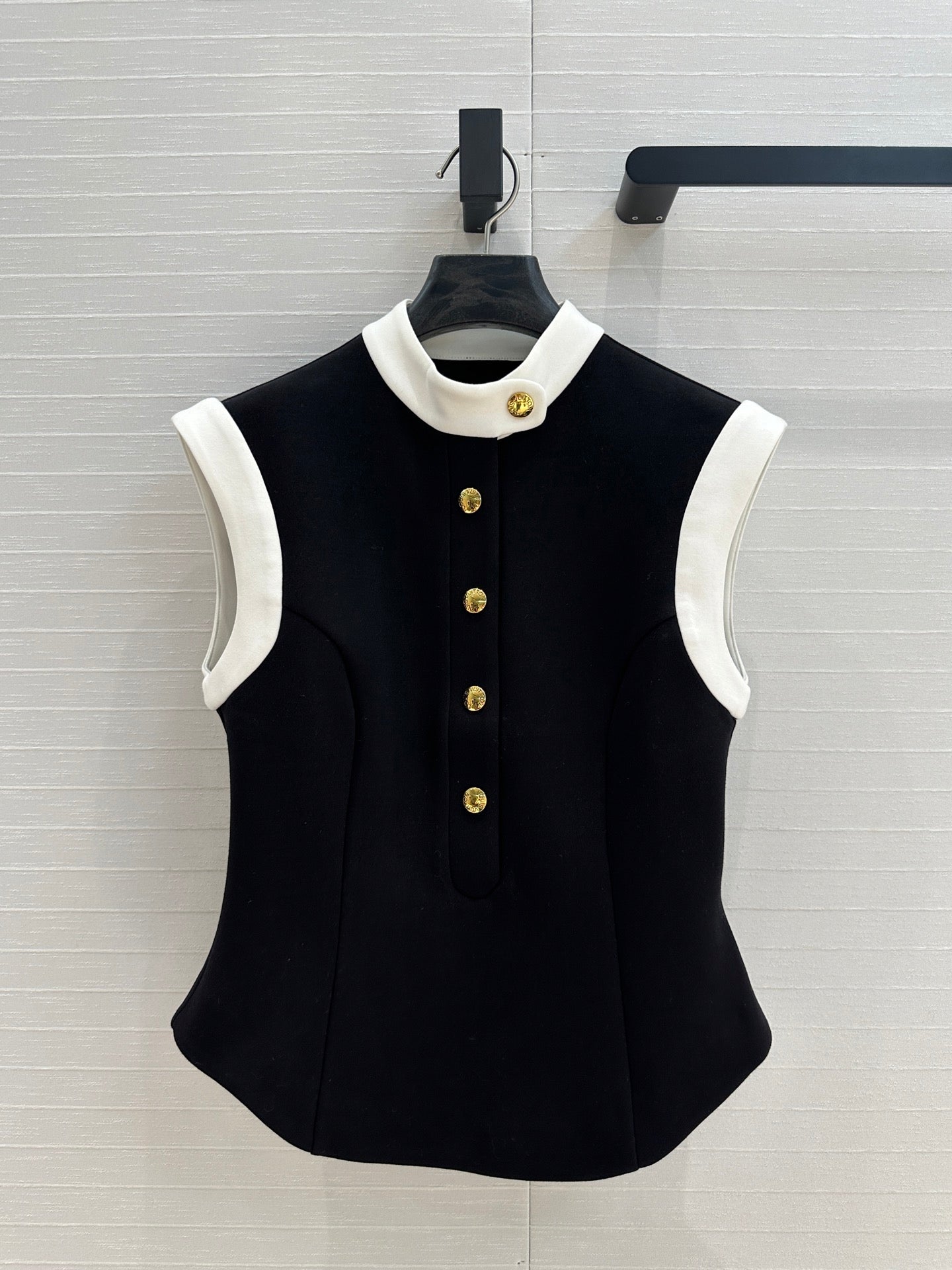 LV 25 Princess Seams Vest Black Polyester Cotton