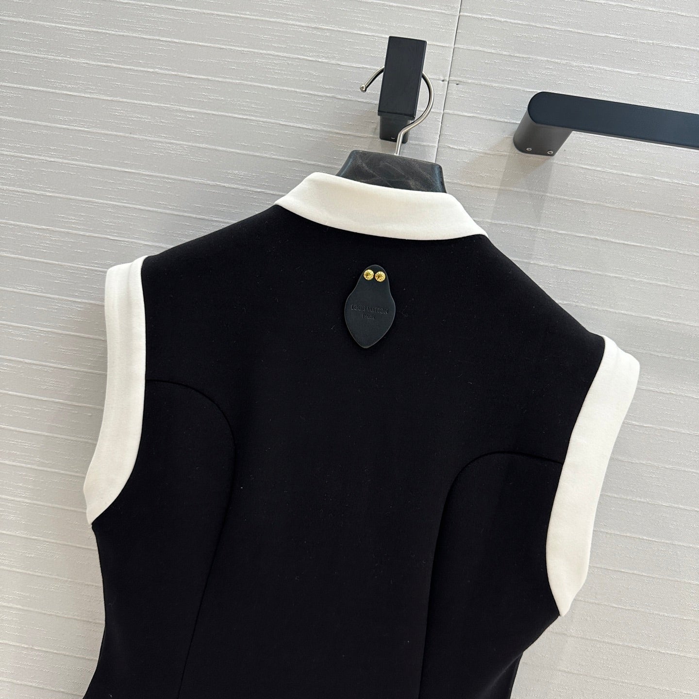 LV 25 Princess Seams Vest Black Polyester Cotton