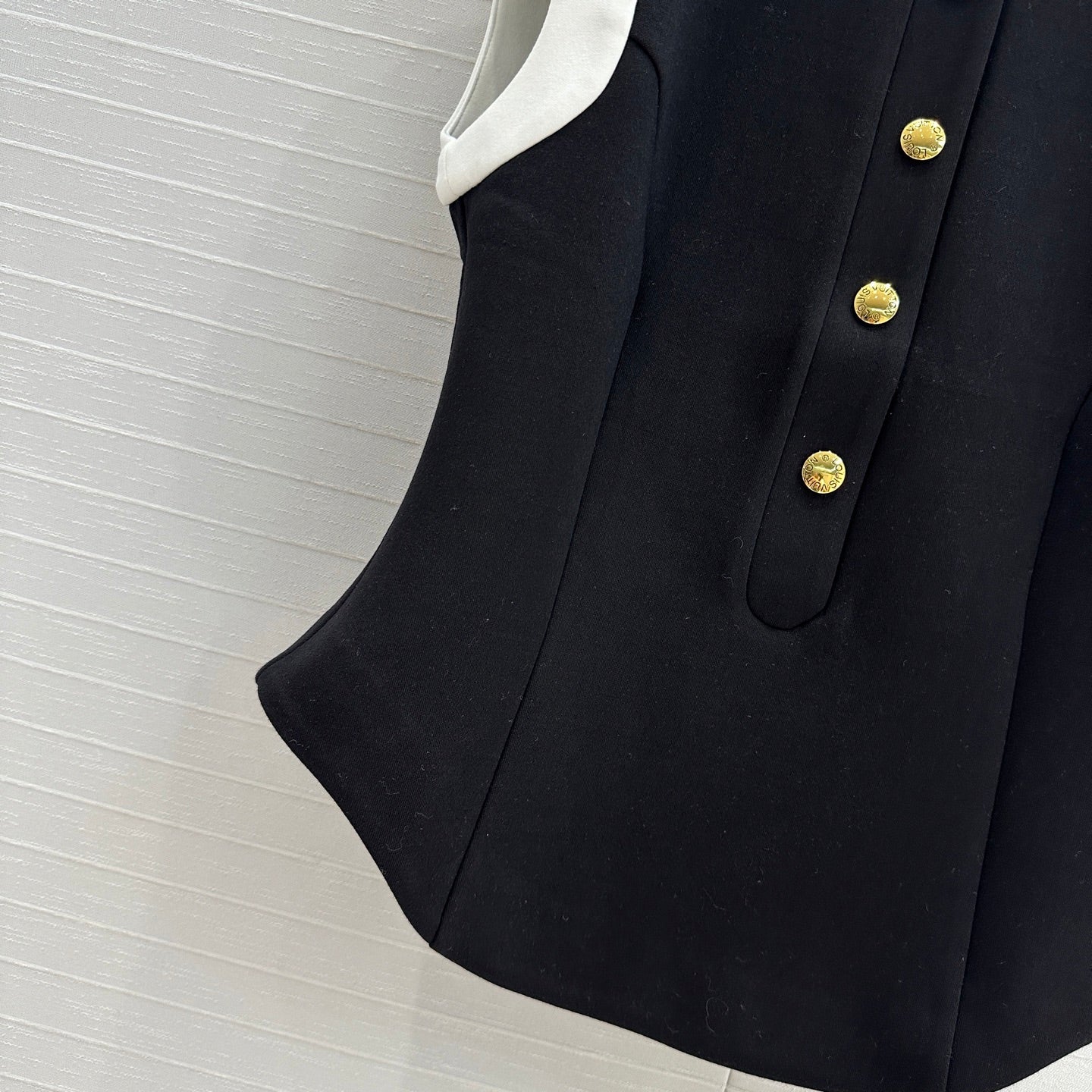 LV 25 Princess Seams Vest Black Polyester Cotton