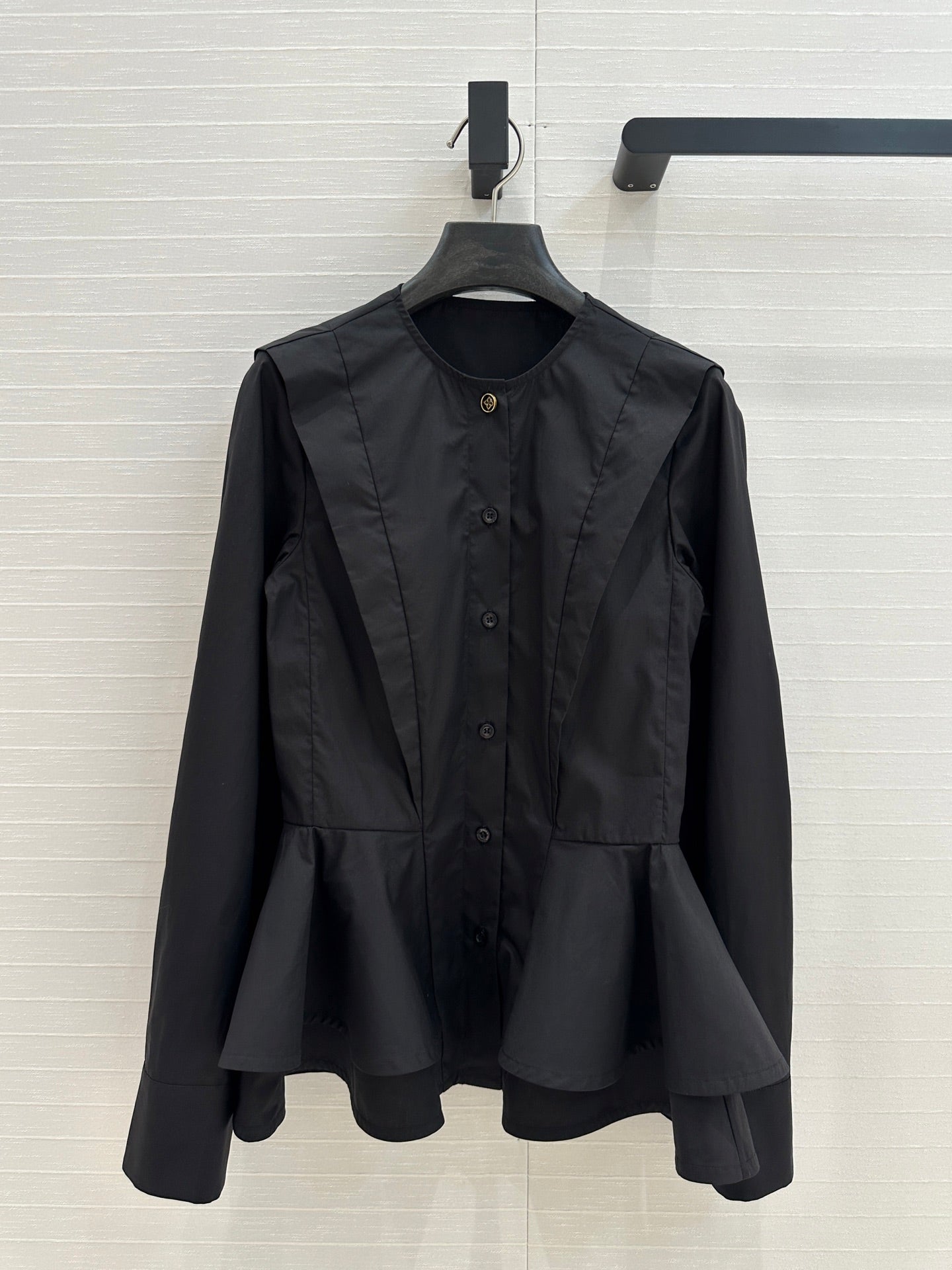 LV 25 Pleated Waist Round Neck Shirt Black Cotton