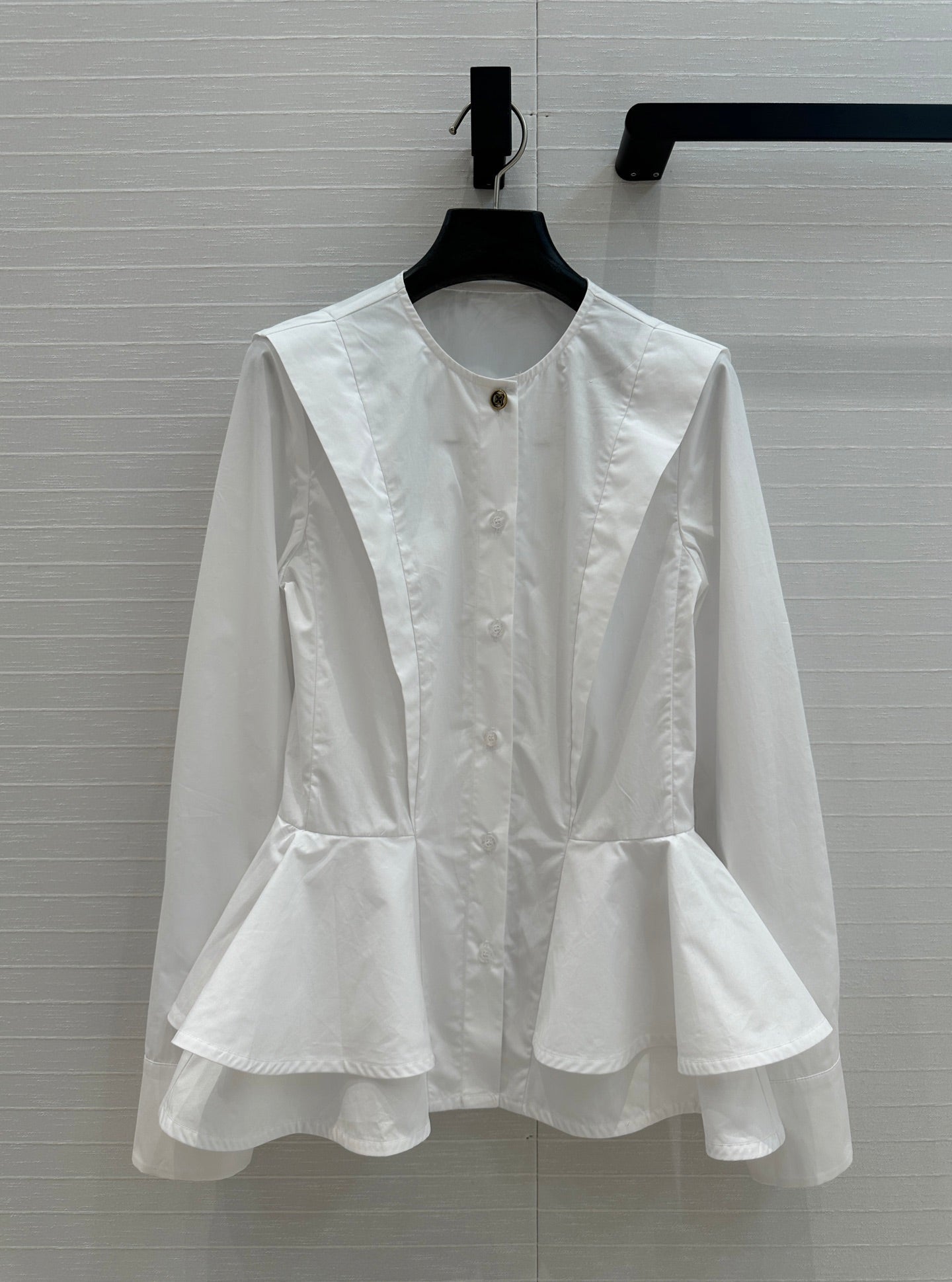 LV 25 Pleated Waist Round Neck Shirt White Cotton