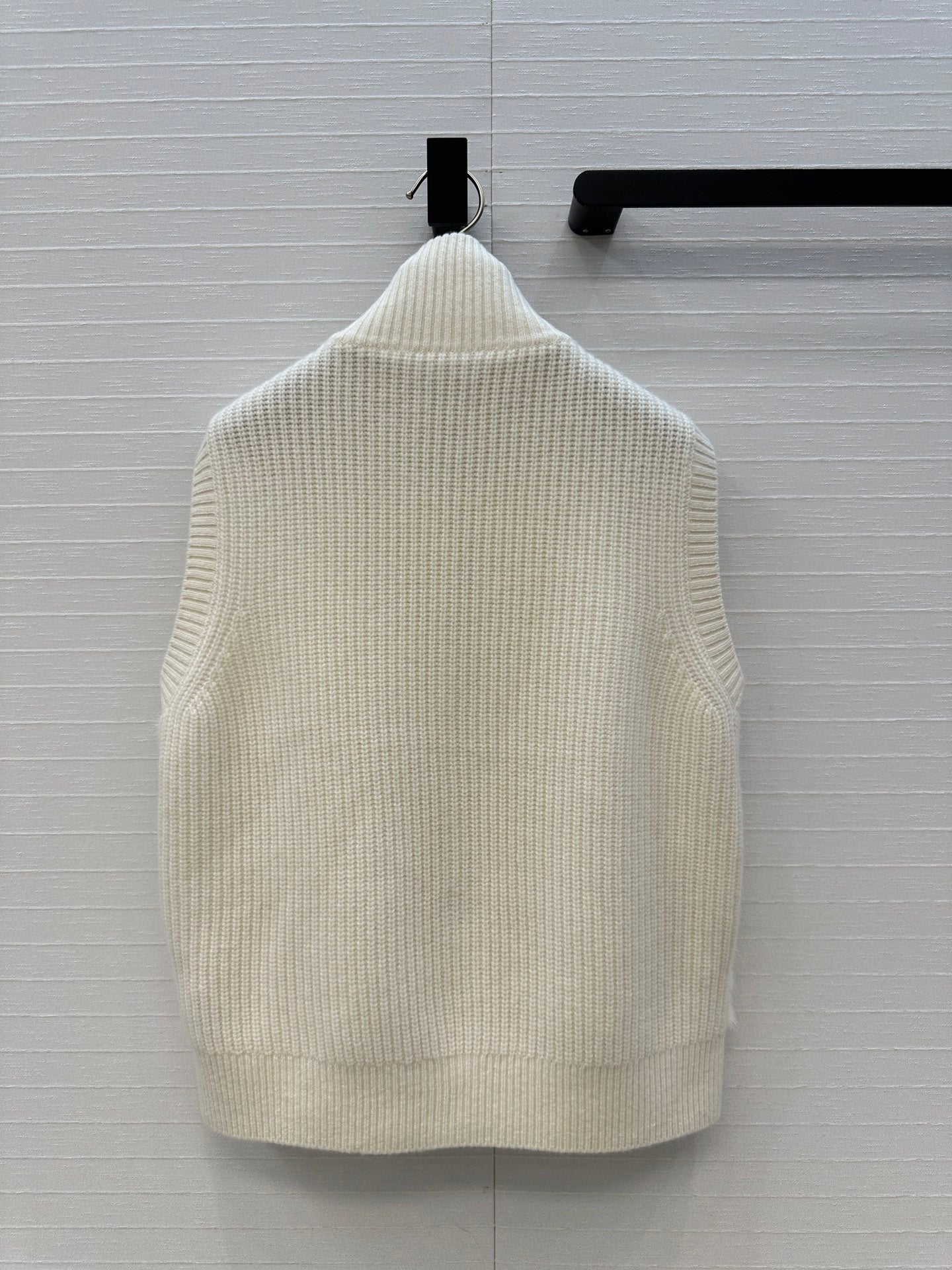 LP 25 Vest White Fur Cashmere 303355