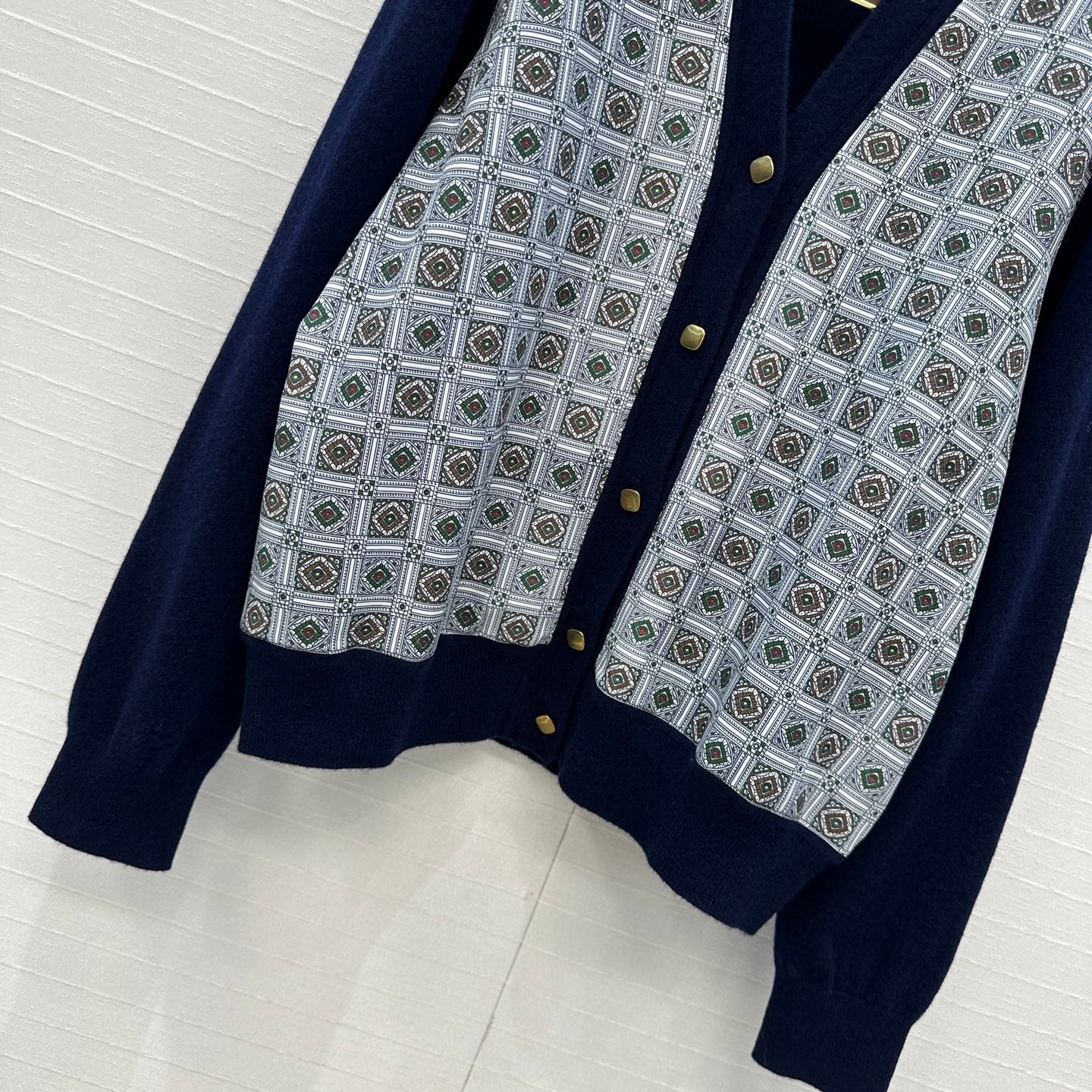 LP 25 V-neck Cardigan Blue Mix Colors Cashmere 310128