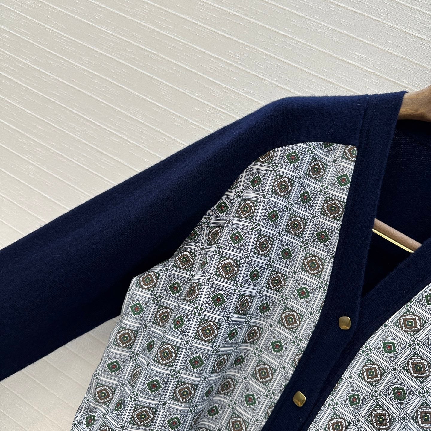 LP 25 V-neck Cardigan Blue Mix Colors Cashmere 310128