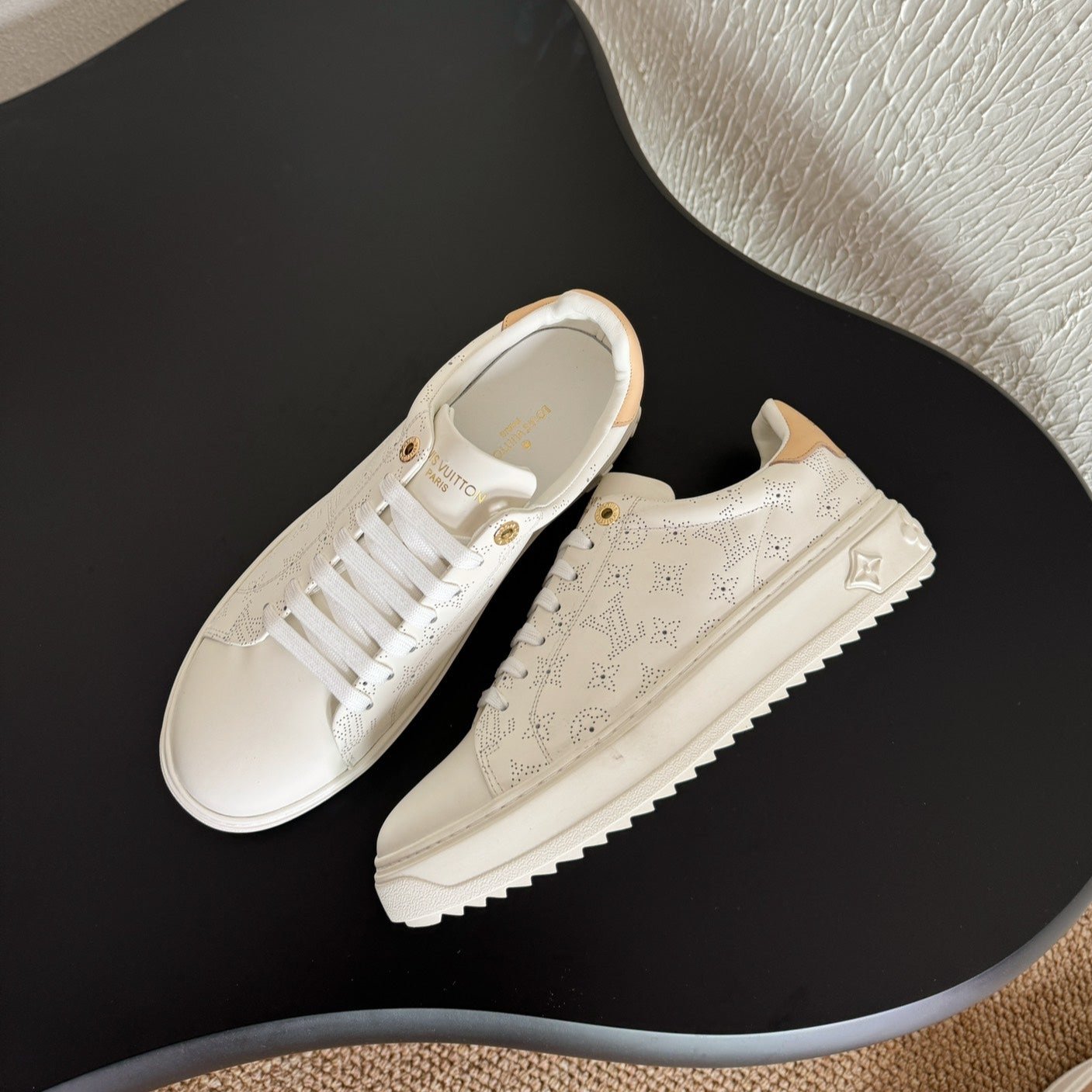 LV Sneakers Time Out Light White Monogram Calfskin