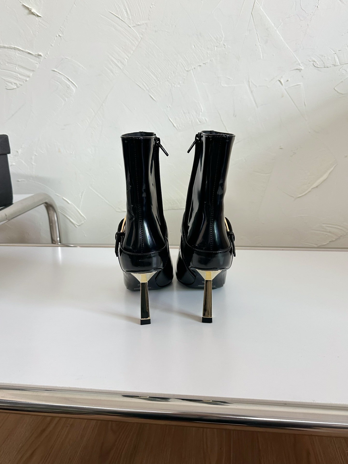 LEE BOOTIES IN BLACK GLAZED CALFSKIN