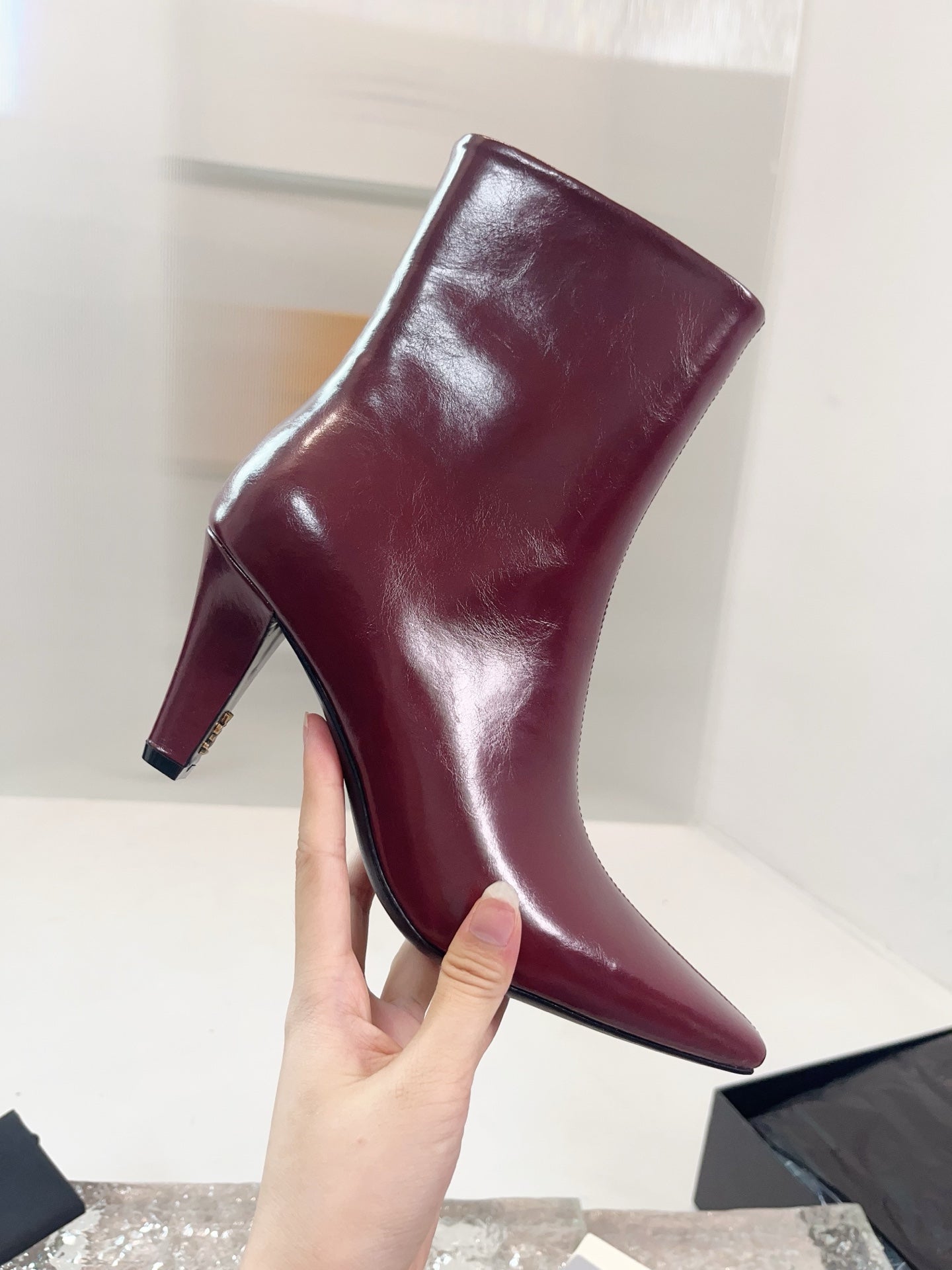 YSL 25  High-heeled Boot Burgundy Cowhide 522266