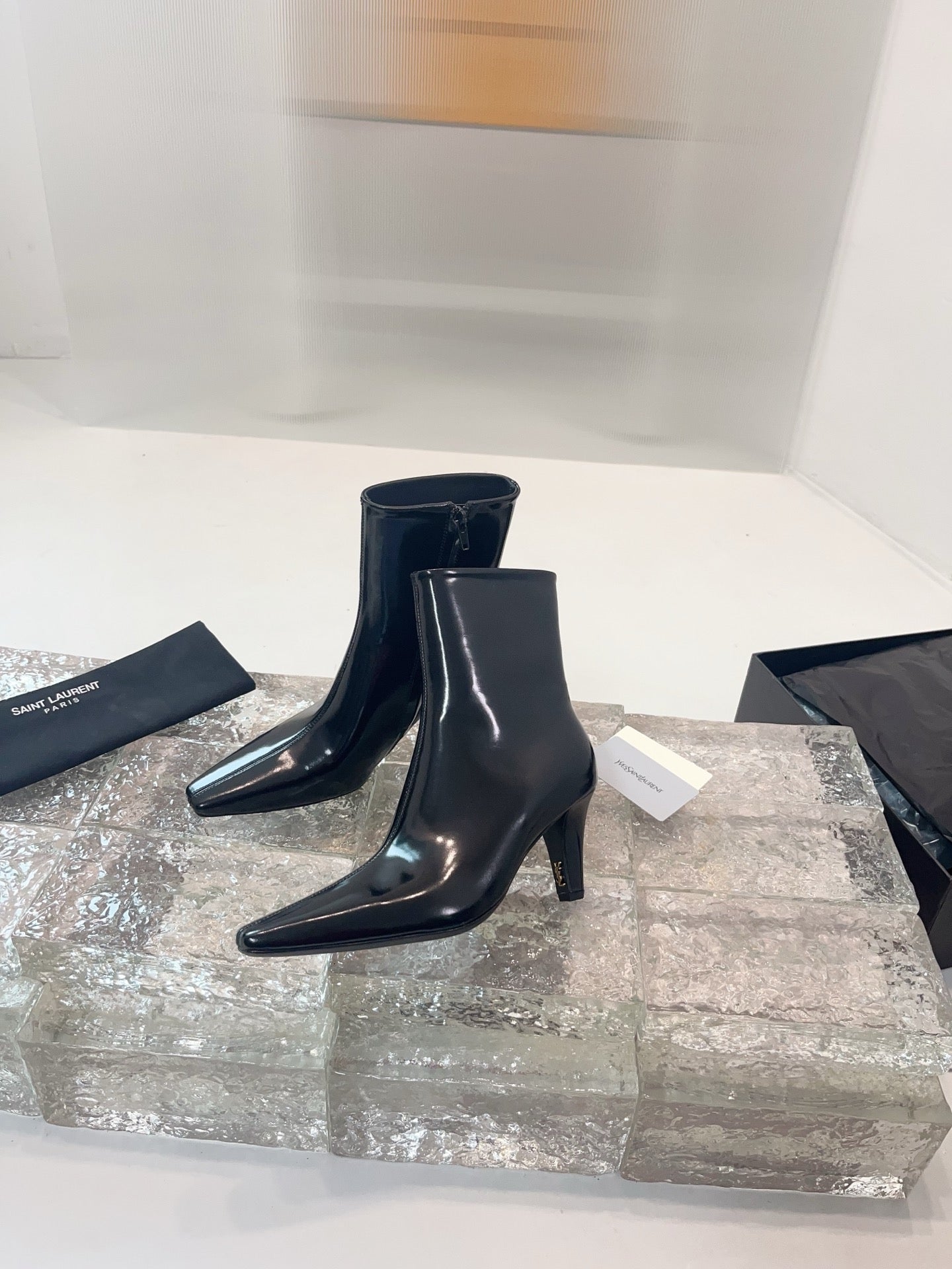 YSL 25  High-heeled Boot Black Cowhide 522267