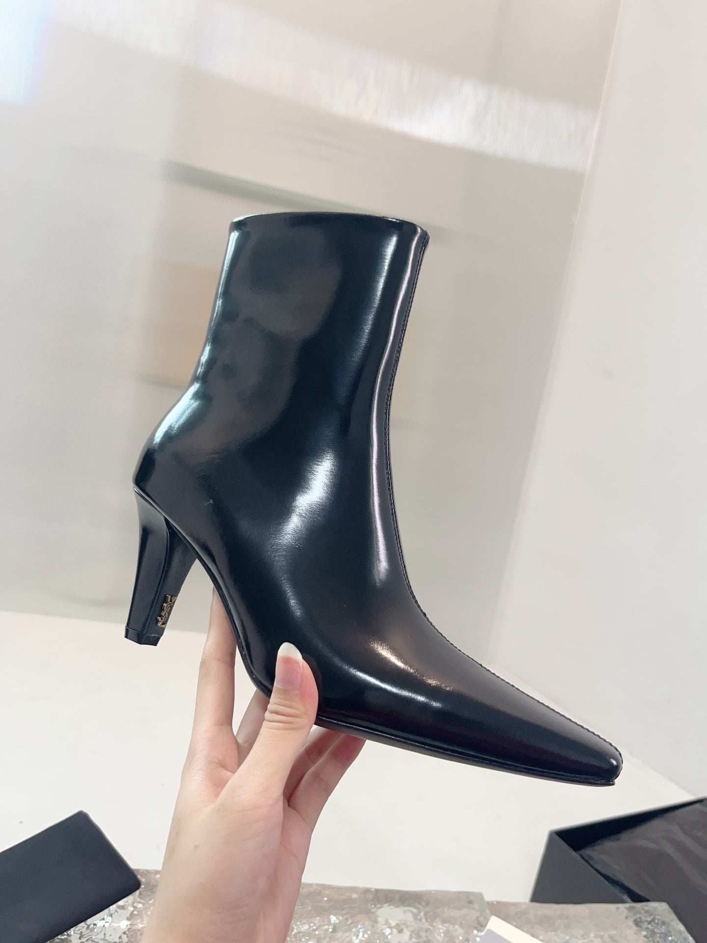 YSL 25  High-heeled Boot Black Cowhide 522267