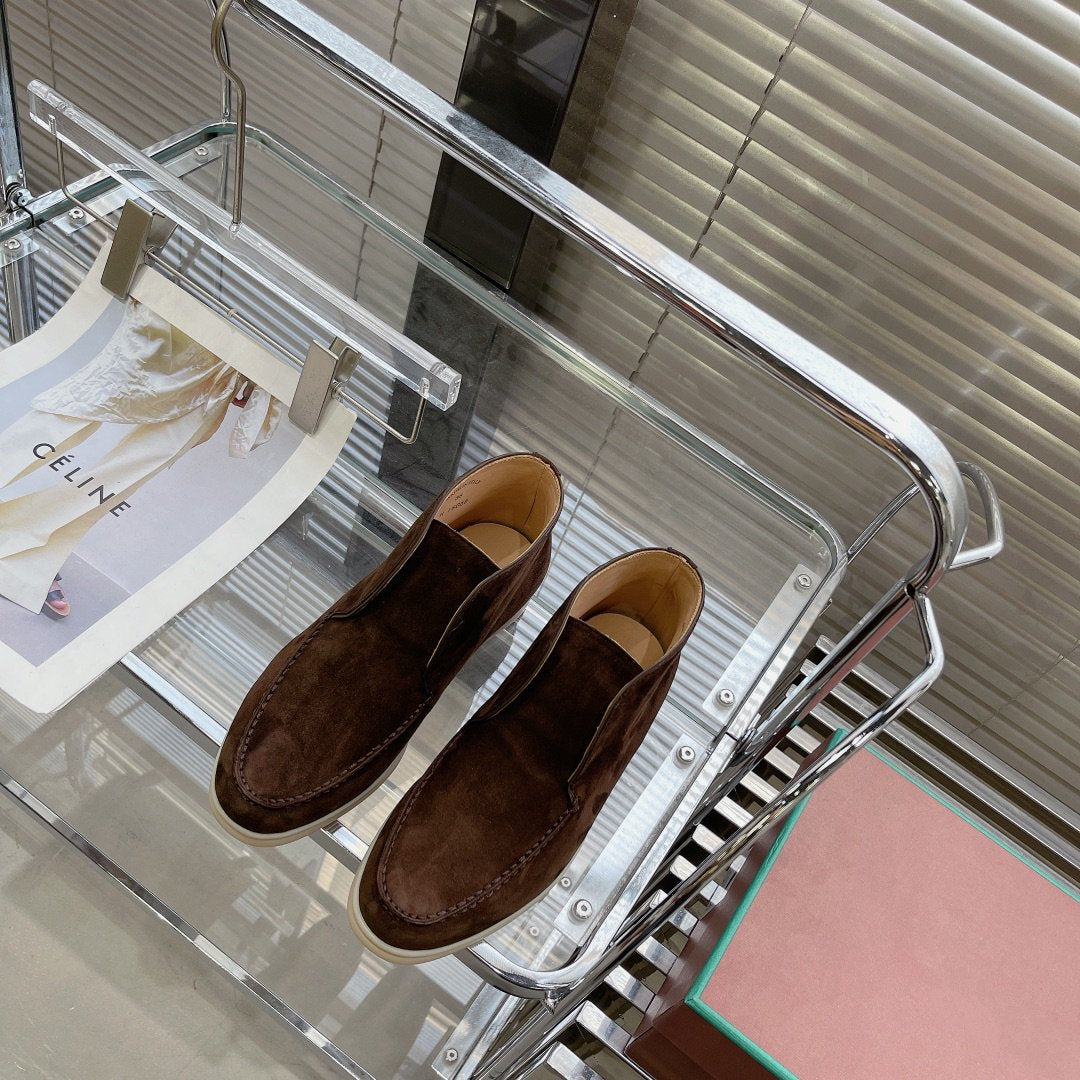 open walk chukka boot limo suede