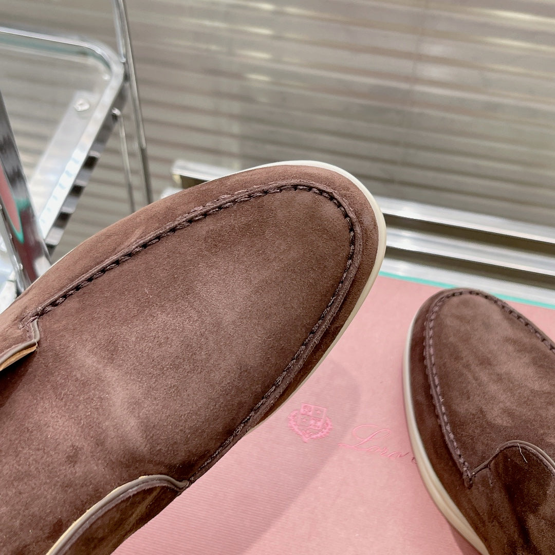 open walk chukka boot limo suede