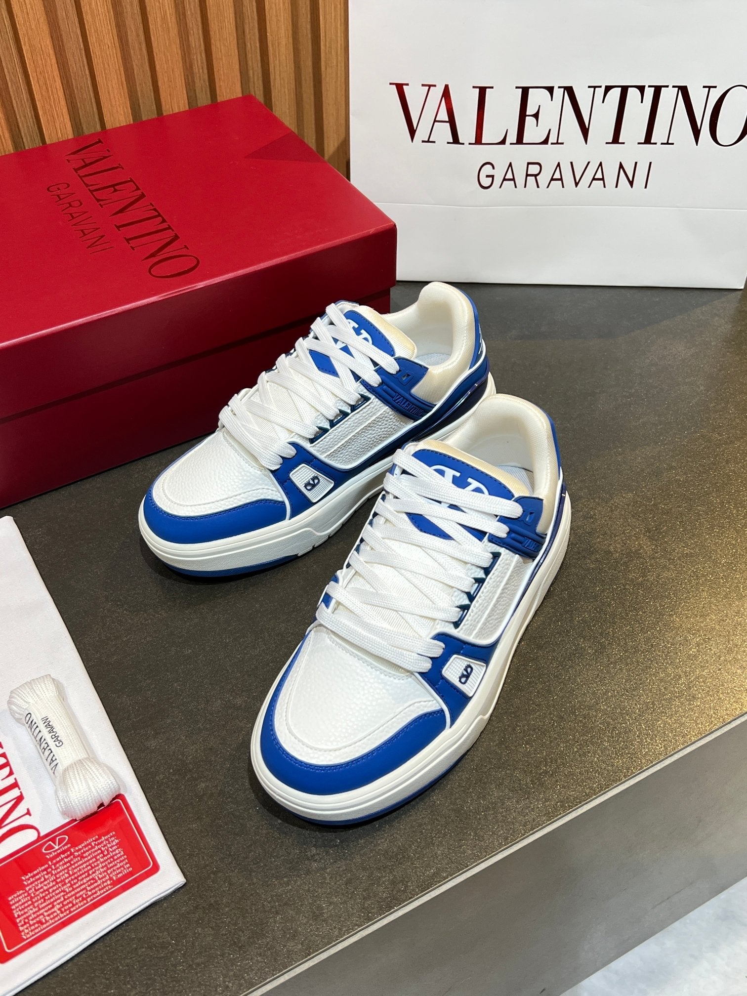 VT 25S Couple Sneakers White Blue Calfskin 563112