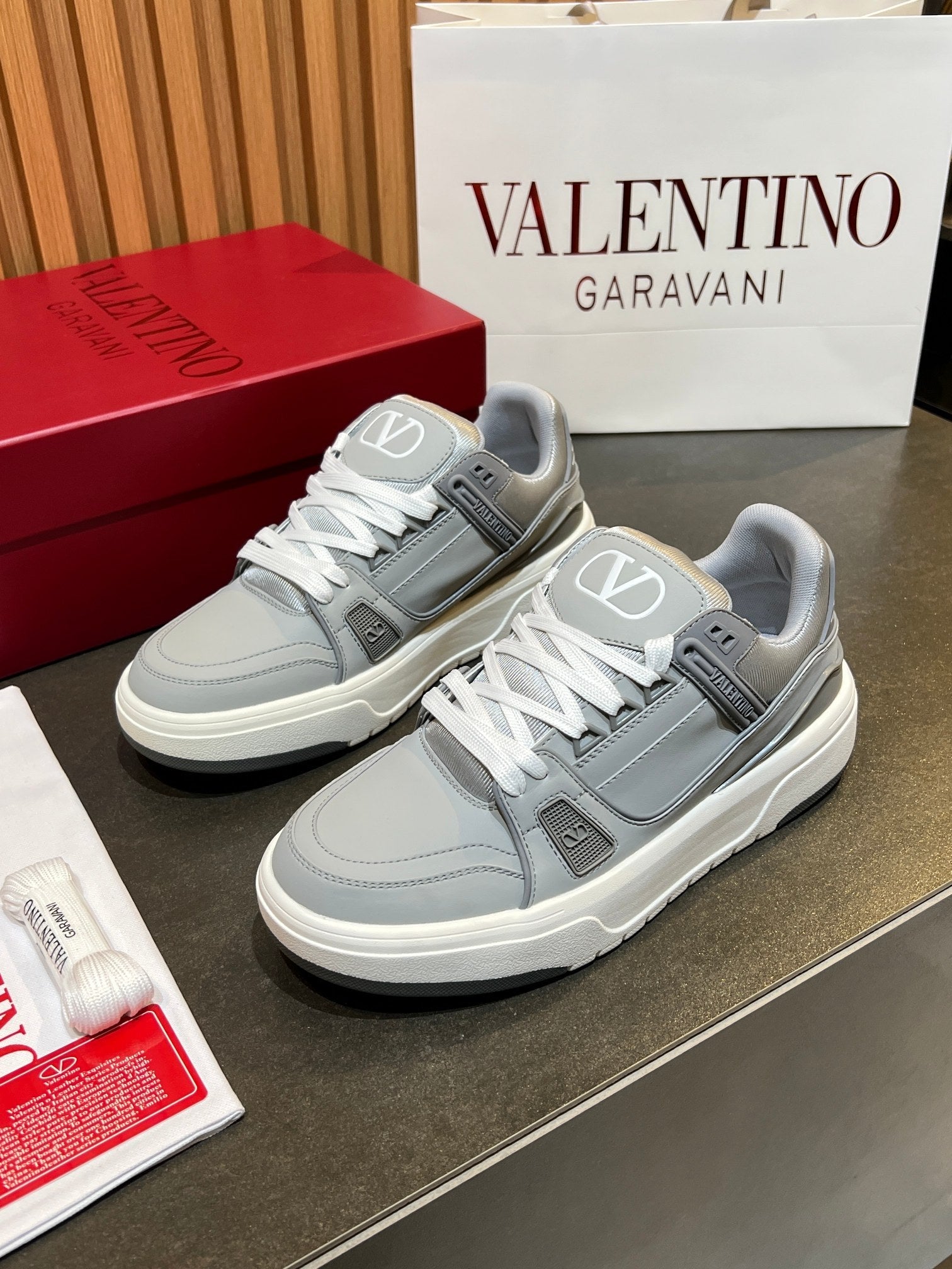 VT 25S Couple Sneakers Gray Calfskin 563121