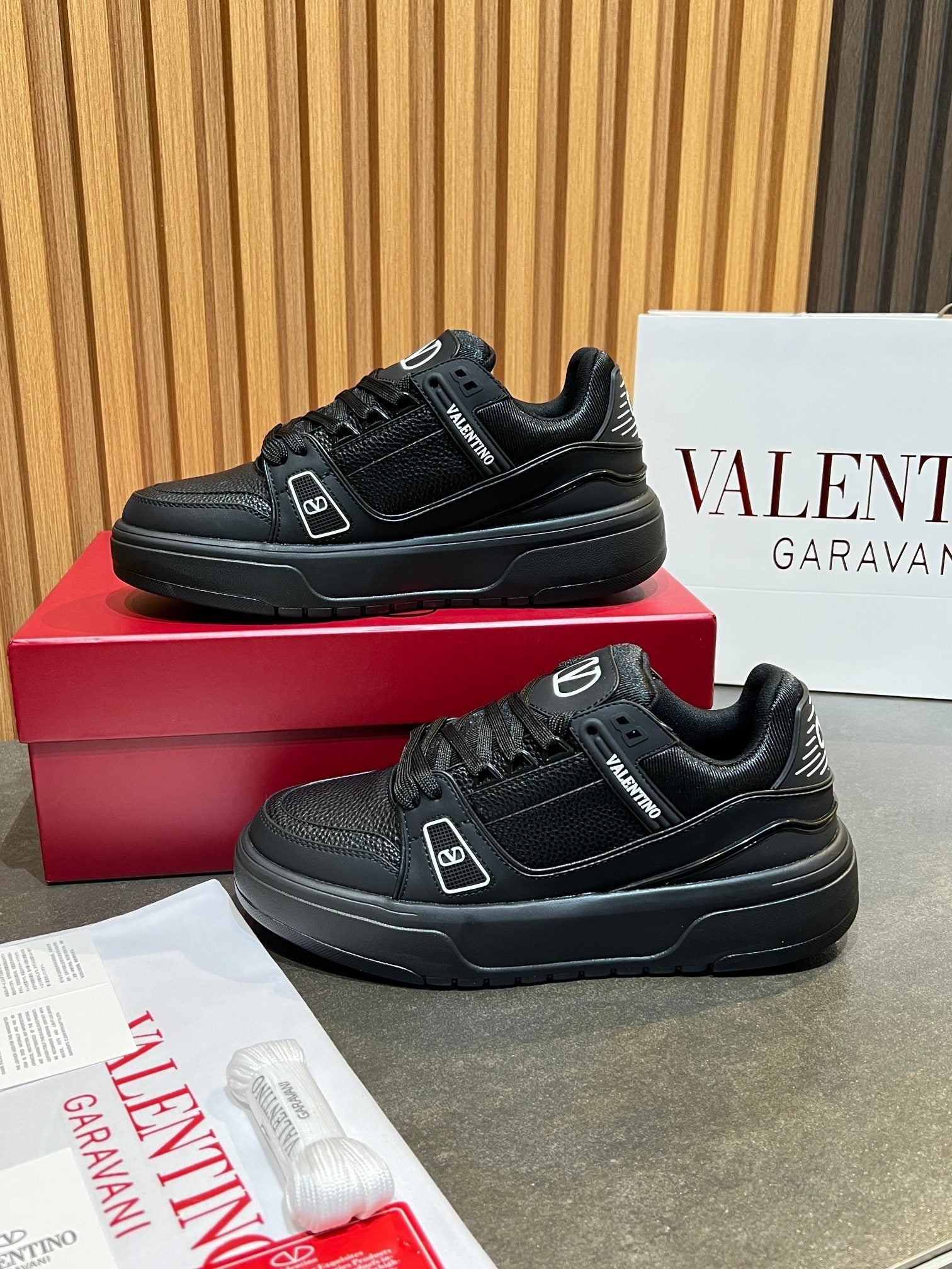 VT 25S Couple Sneakers Black Calfskin 563123